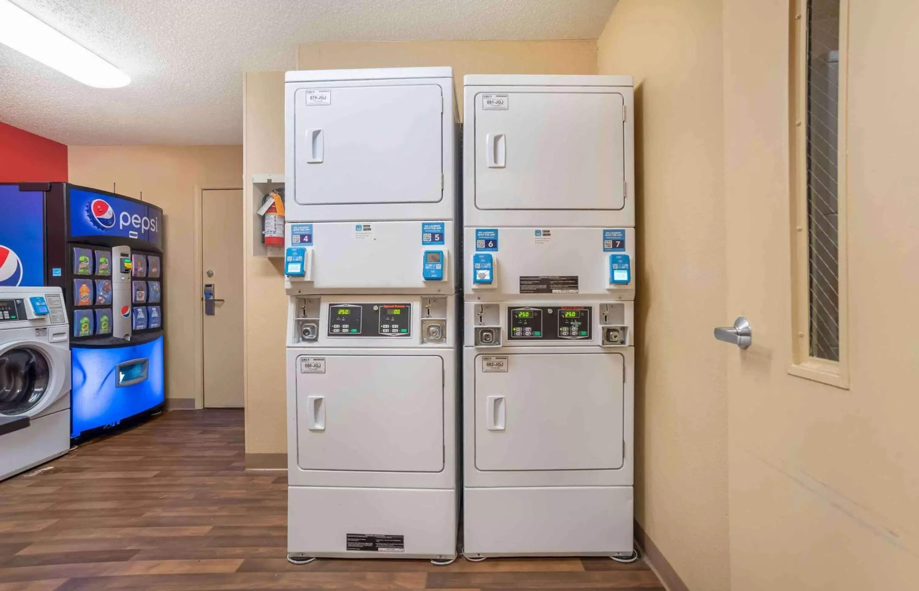 Property building, Kitchen/Kitchenette in Extended Stay America Suites - Jackson - Ridgeland