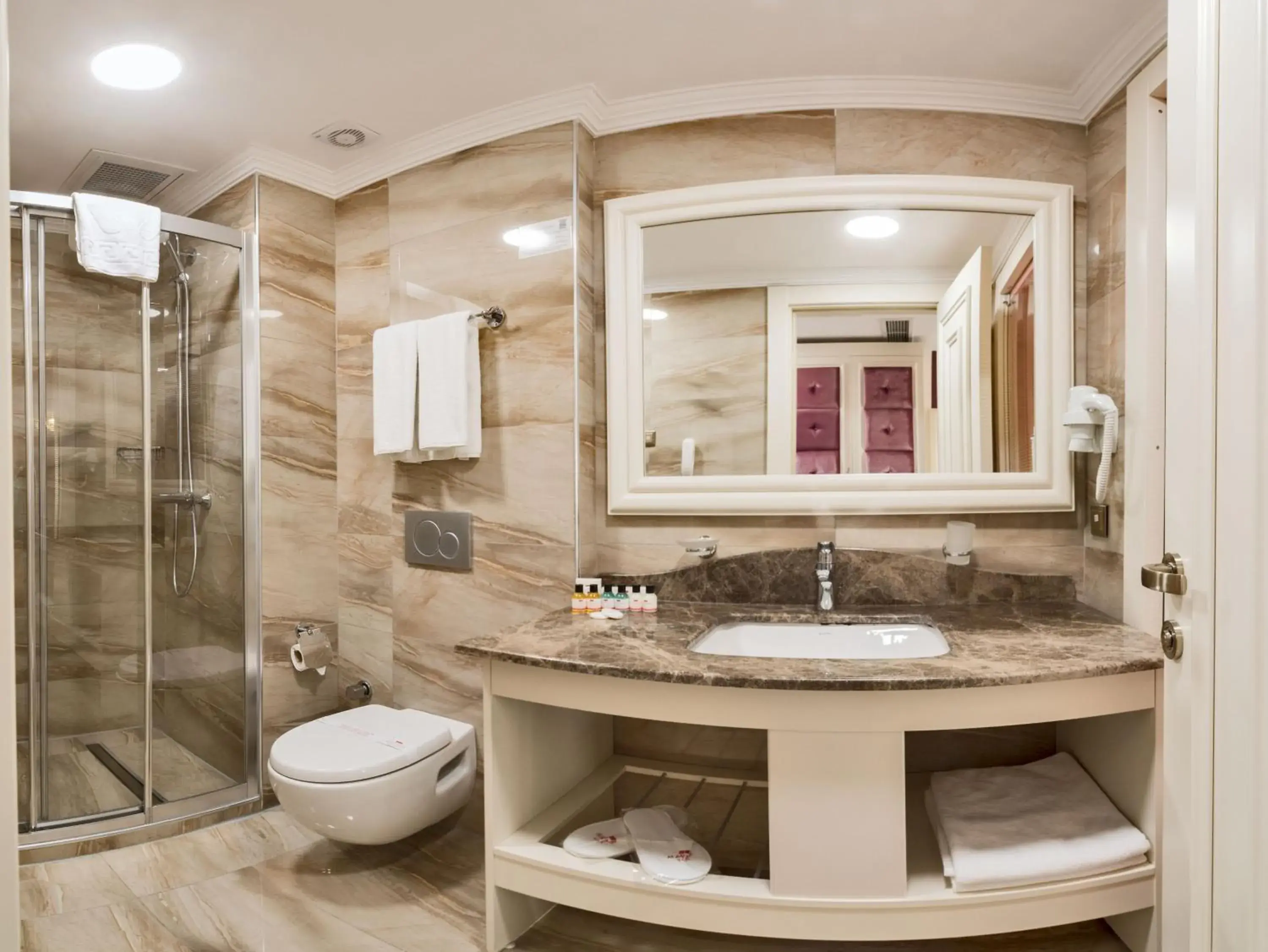 Bathroom in Marnas Hotels