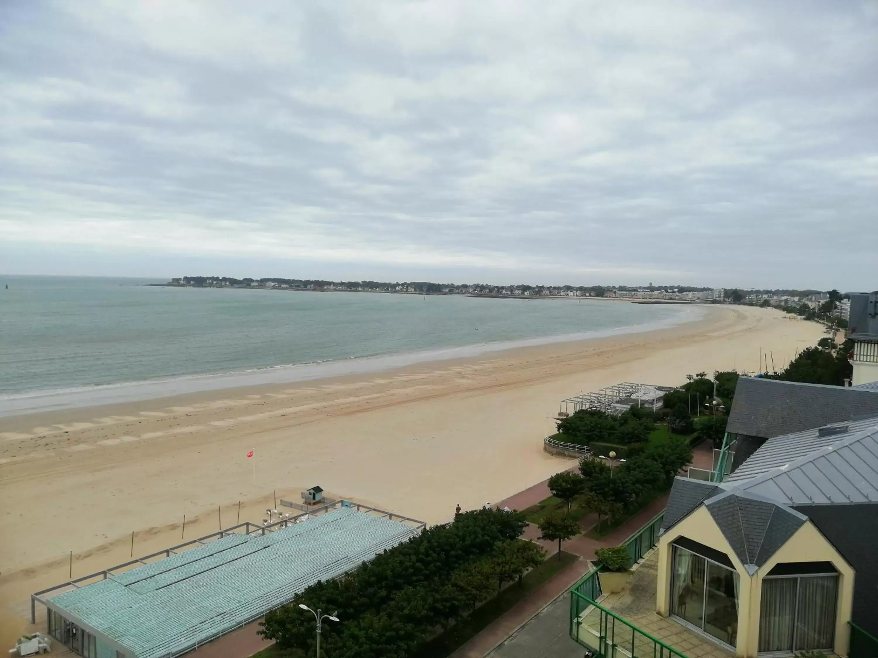 View (from property/room), Beach in Hotel Mercure La Baule Majestic