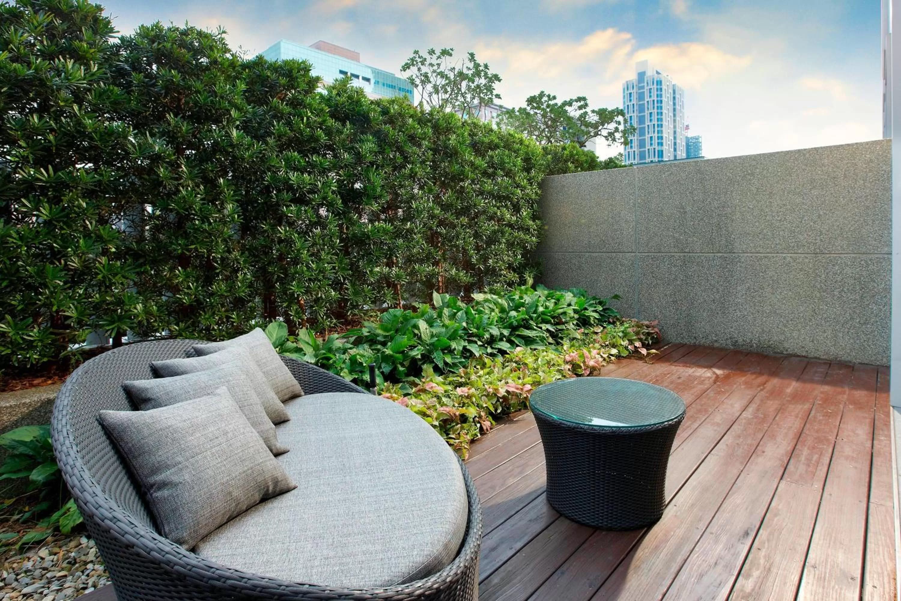 Photo of the whole room in Le Meridien Taipei