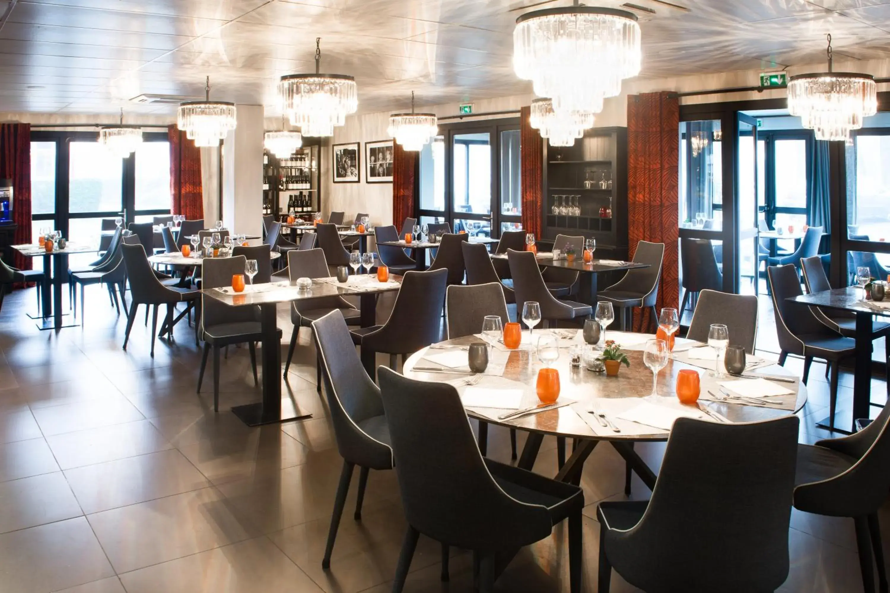Restaurant/Places to Eat in Hotel Acadie Eragny ( ex Comfort Hotel)