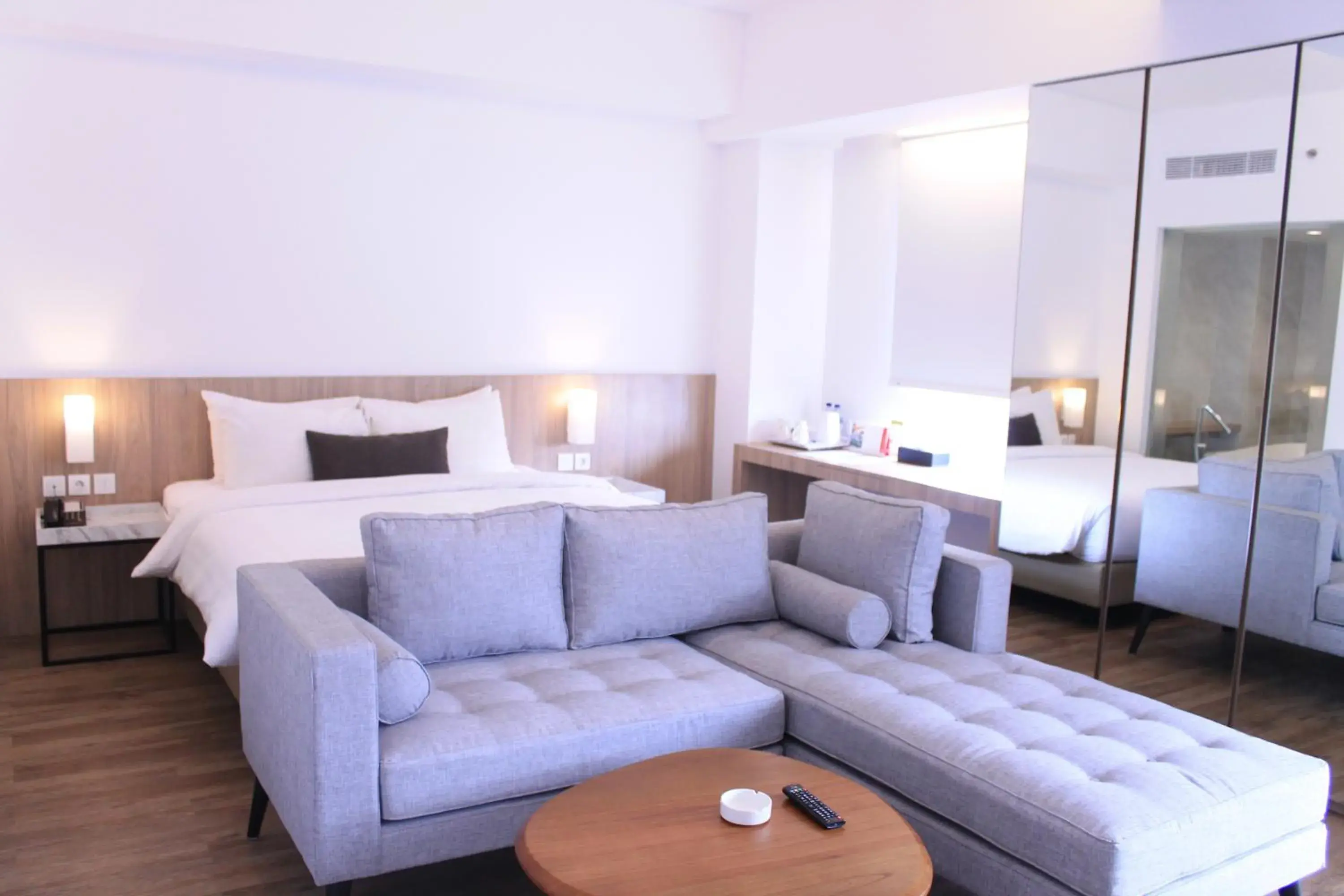 Living room in Zuri Express Lippo Cikarang Hotel