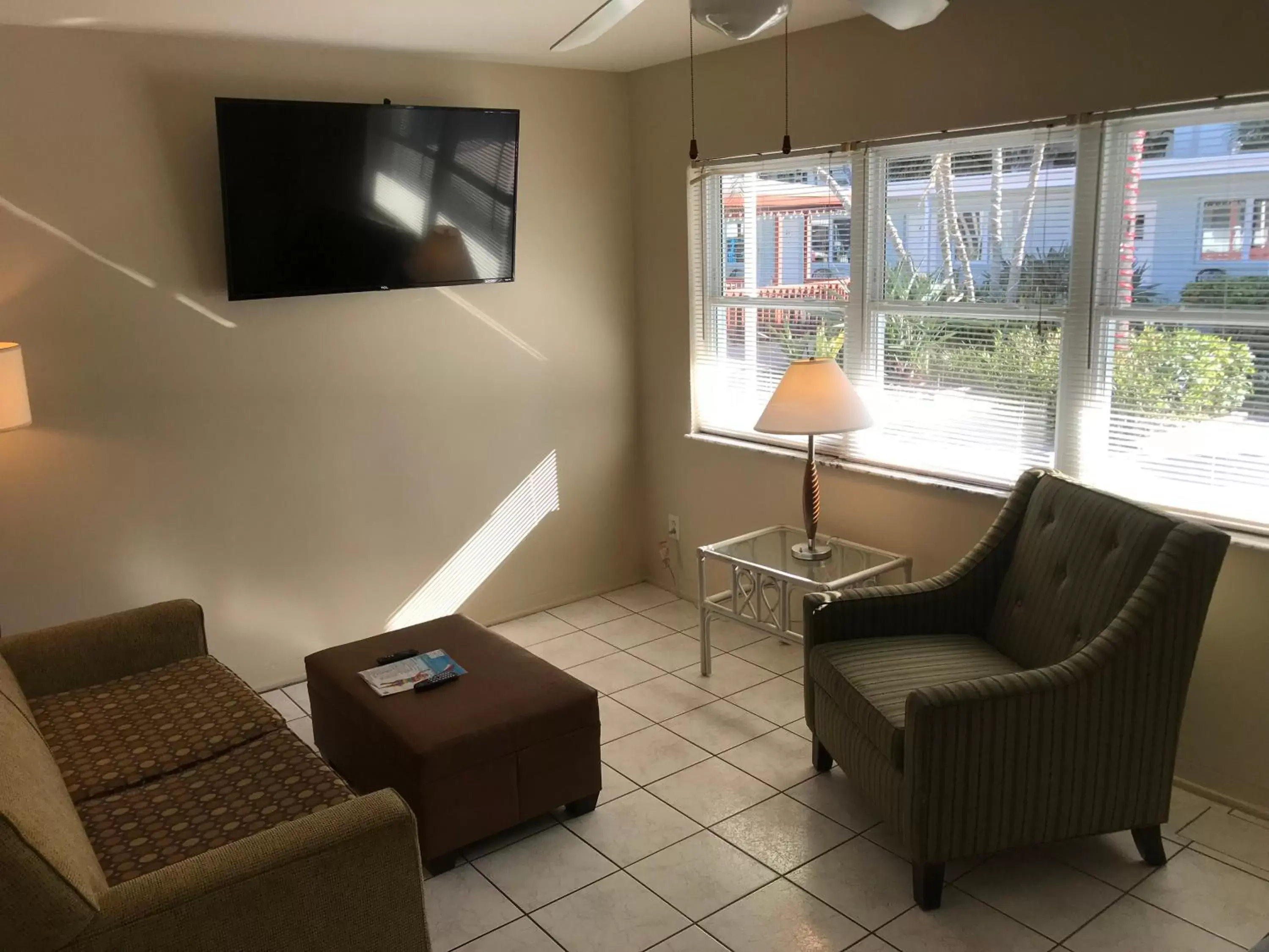 Living room, Seating Area in Miramar Resort