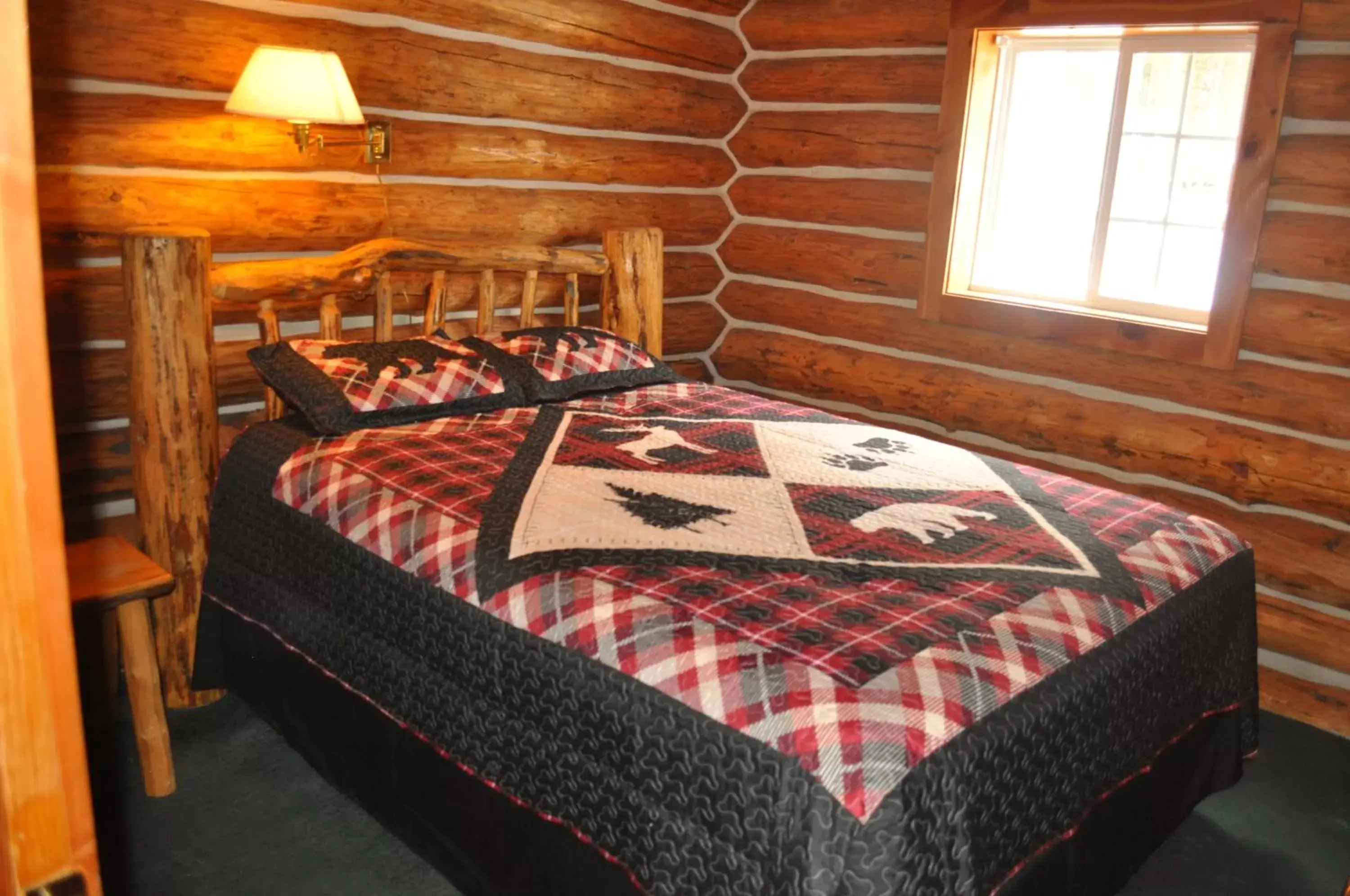 Bedroom, Bed in Crooked Creek Guest Ranch