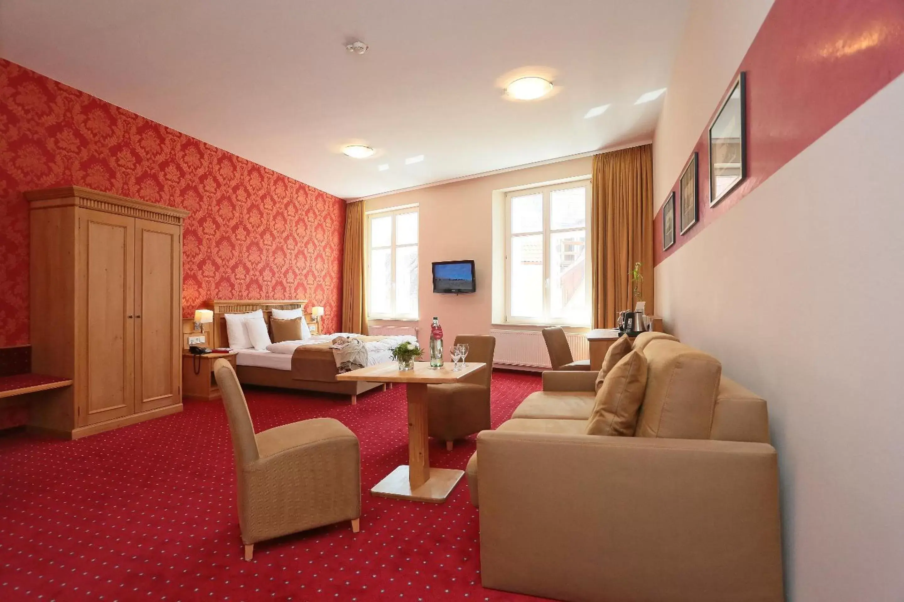 Photo of the whole room, Seating Area in Romantik Hotel Scheelehof Stralsund