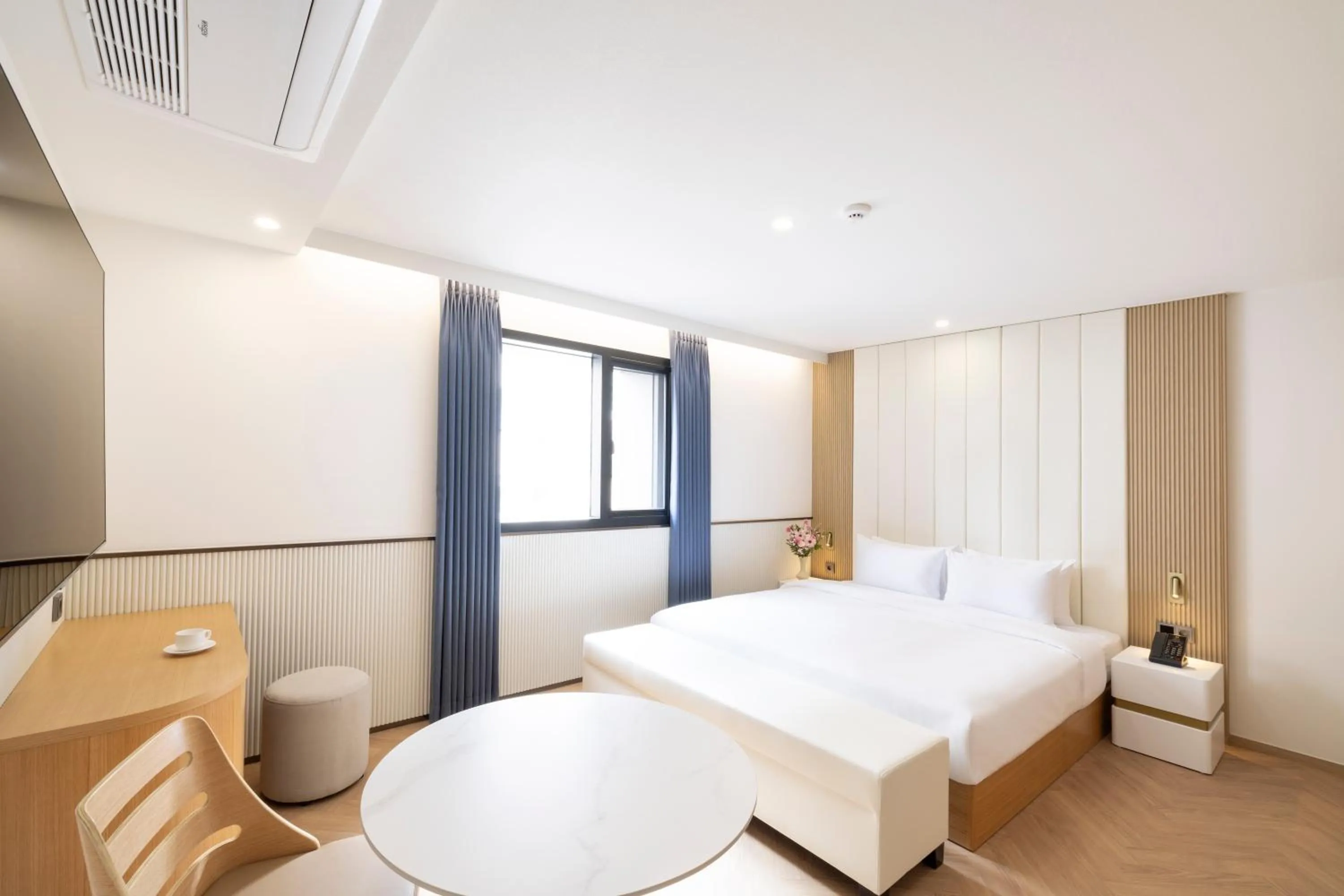 Bed in Jjak Boutique Hotel