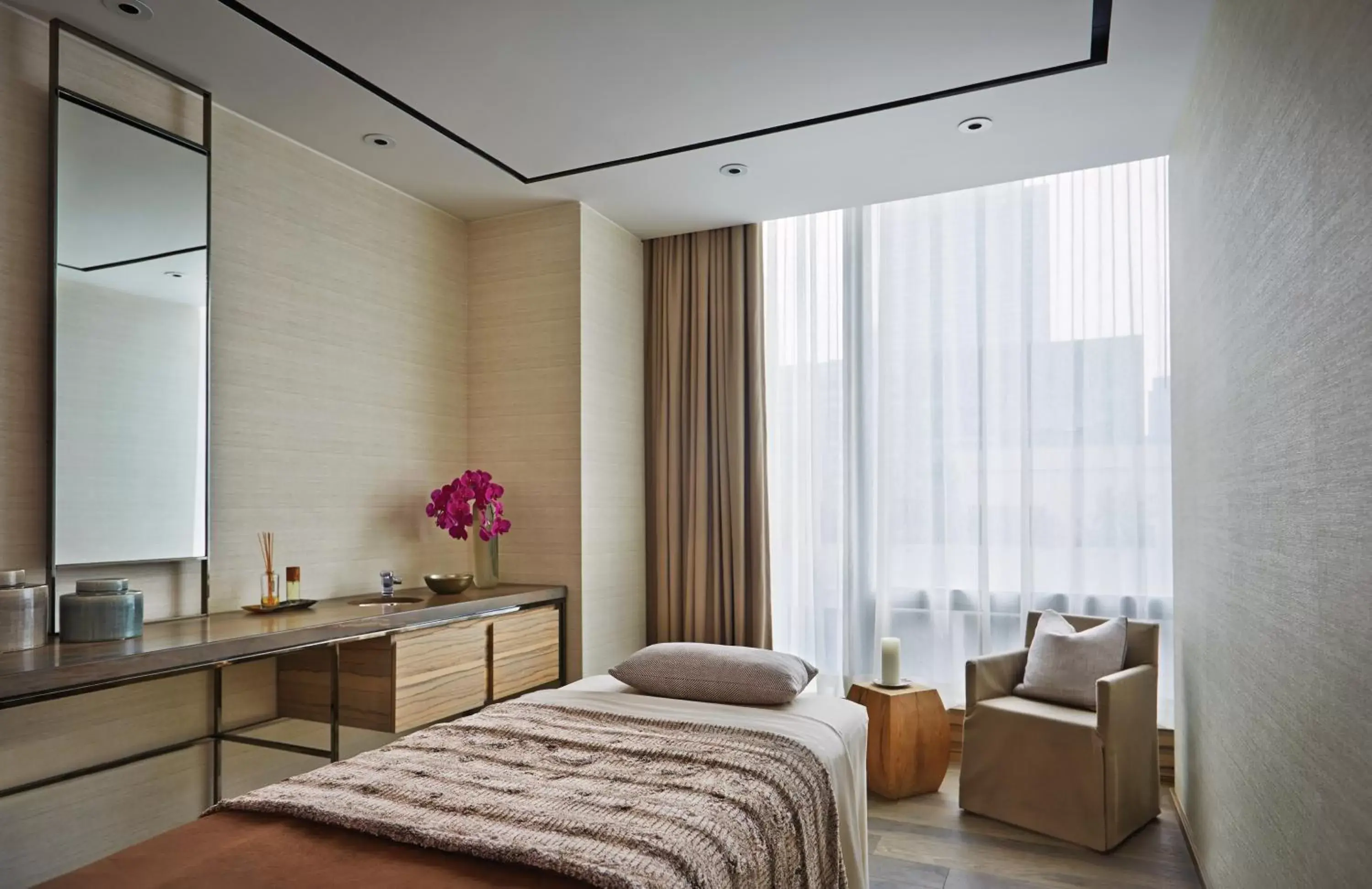 Massage in Four Seasons Hotel Toronto at Yorkville