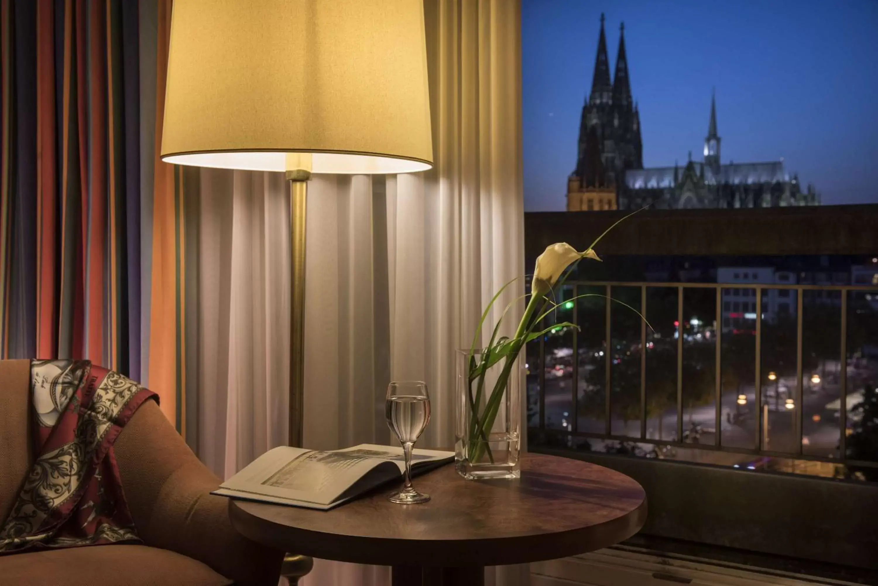 Superior Double or Twin Room with Cathedral View in Maritim Hotel Köln