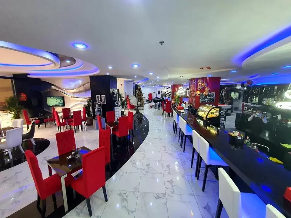 Restaurant/places to eat in Kandi Palace Restaurant/places to eat in Kandi Palace