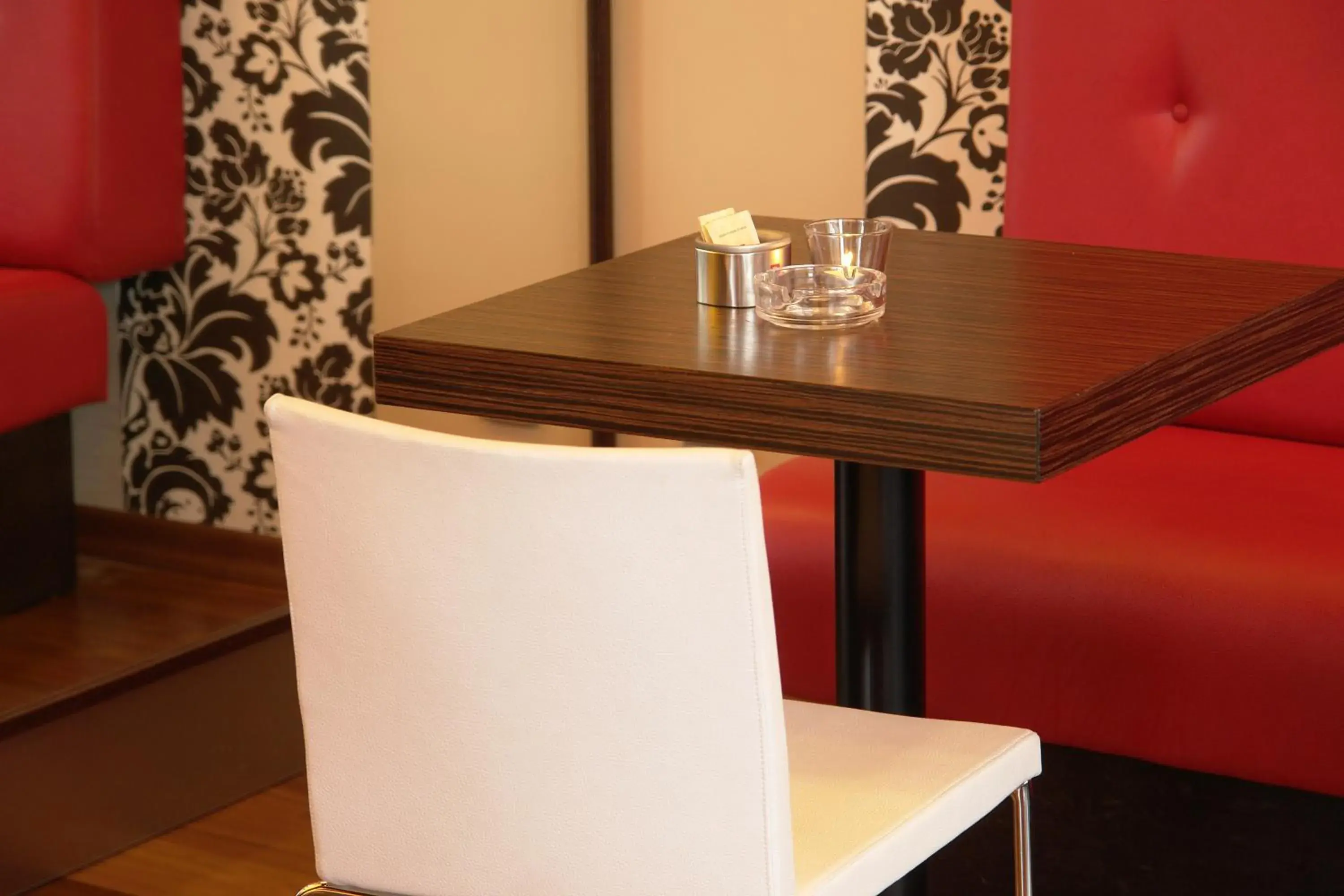 Lounge or bar, Dining Area in Smartcity Designhotel
