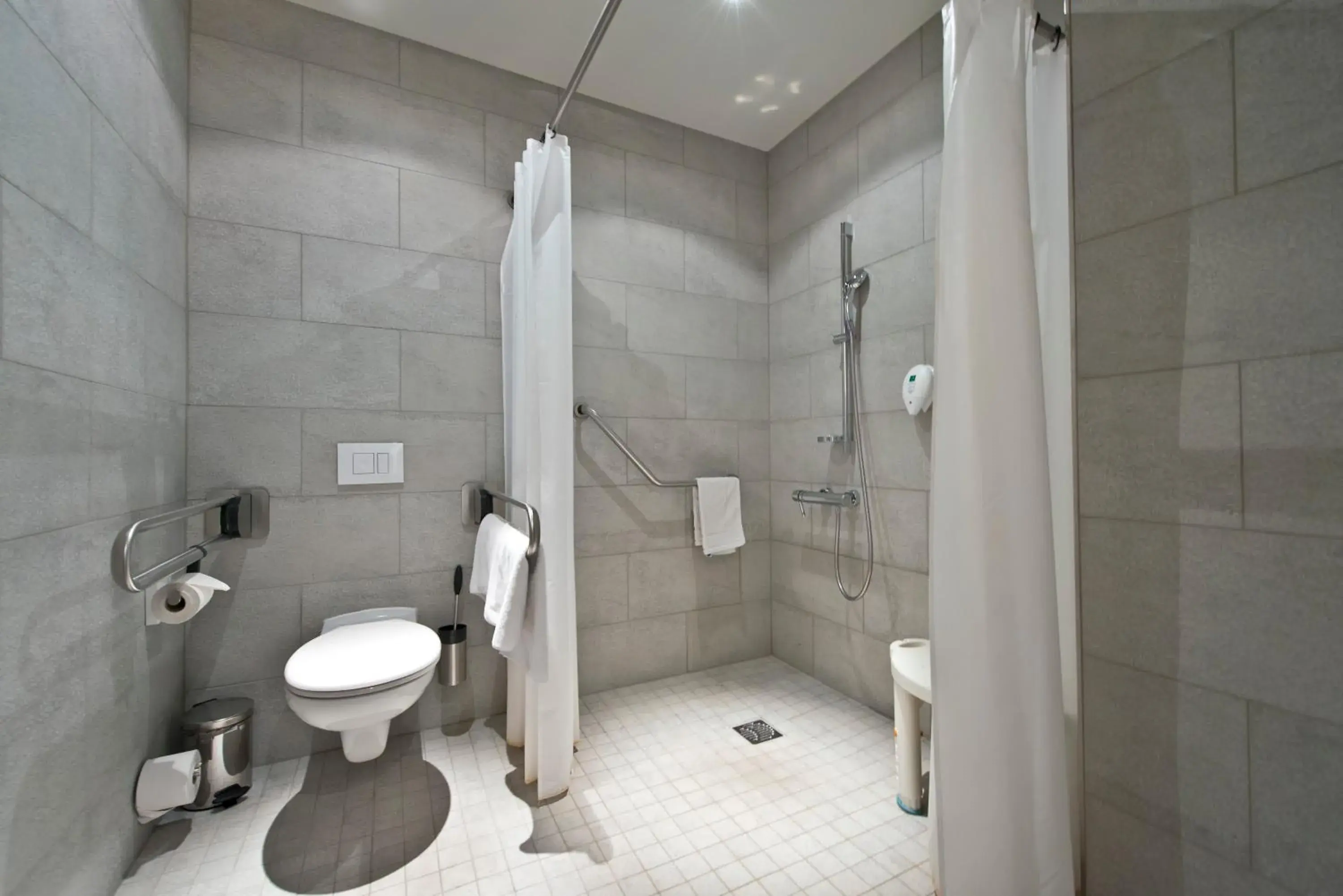 Bathroom in Tryp by Wyndham Frankfurt