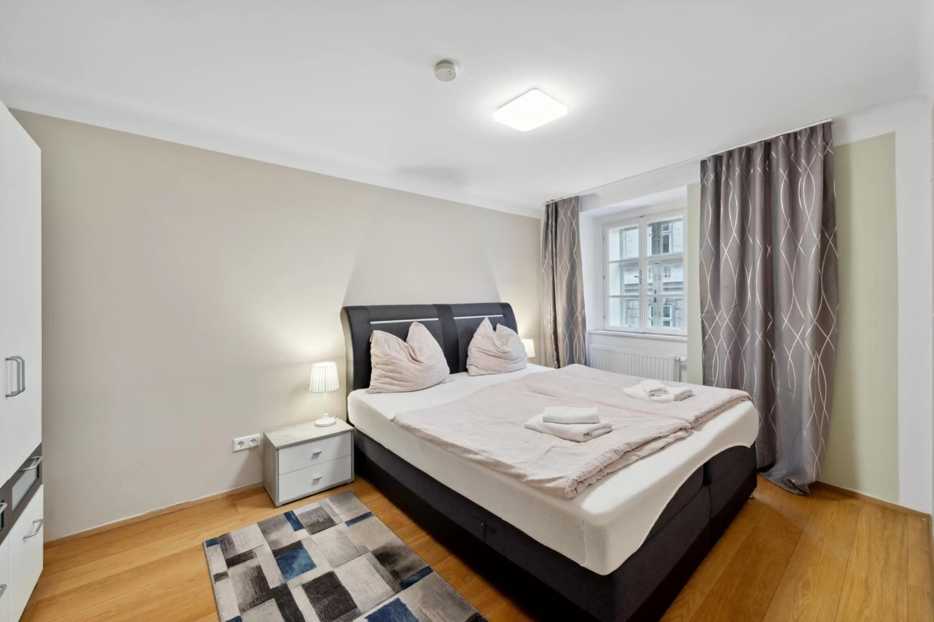 Bed in Florian's apartments in Mariahilf Vienna