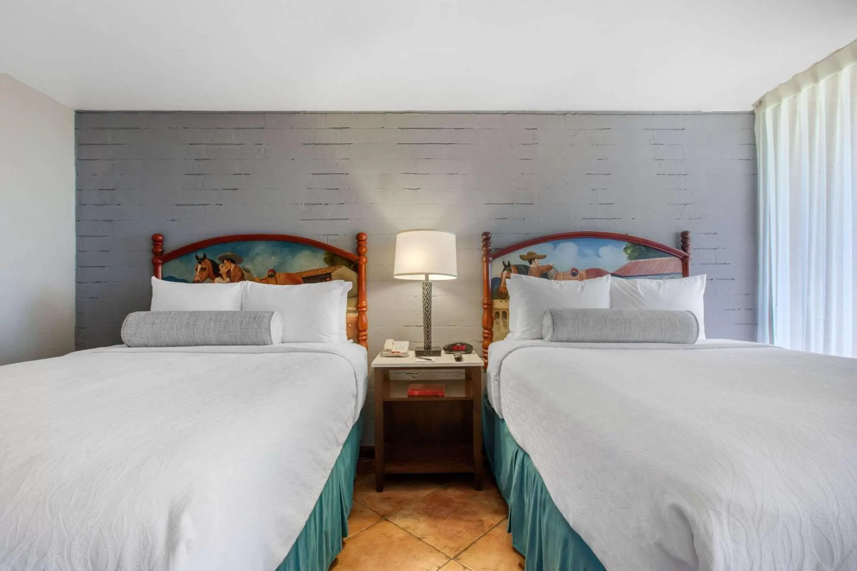 Photo of the whole room, Bed in La Posada Lodge & Casitas, Ascend Hotel Collection