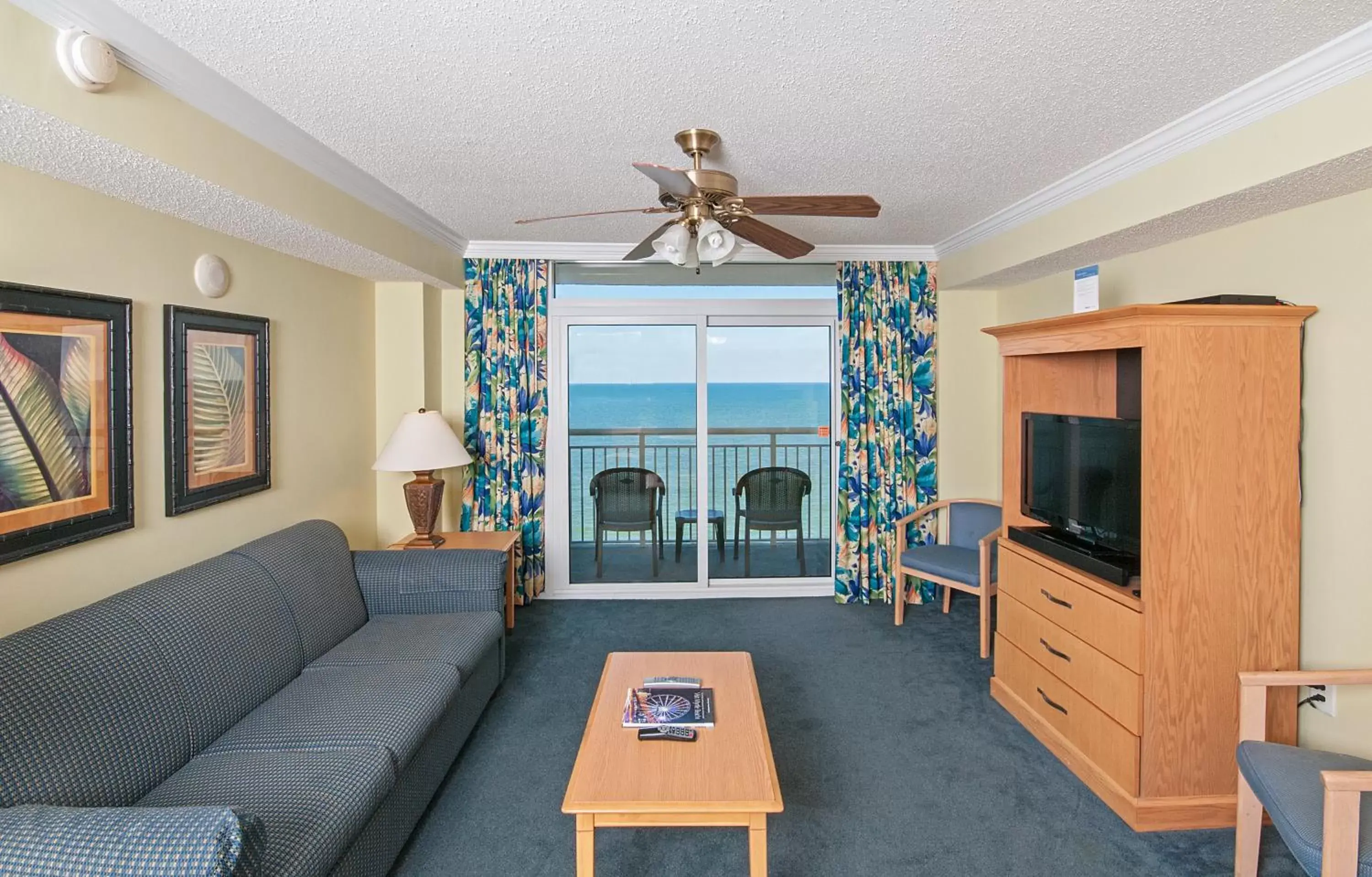 Oceanfront Deluxe Two Bedroom Condo in Paradise Resort