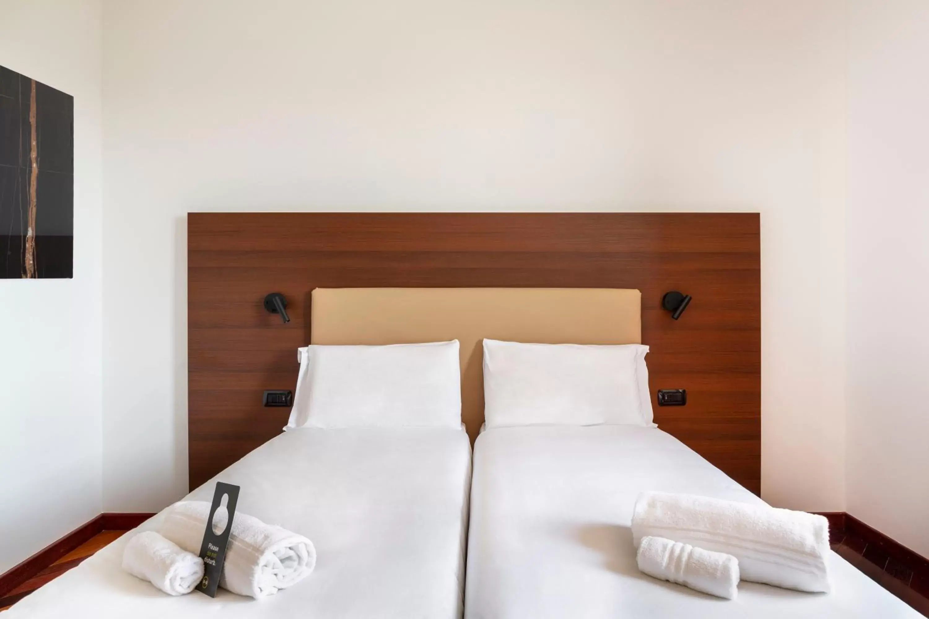 Twin Room - Disability Access in B&B Hotel Sassuolo Twin Room - Disability Access in B&B Hotel Sassuolo