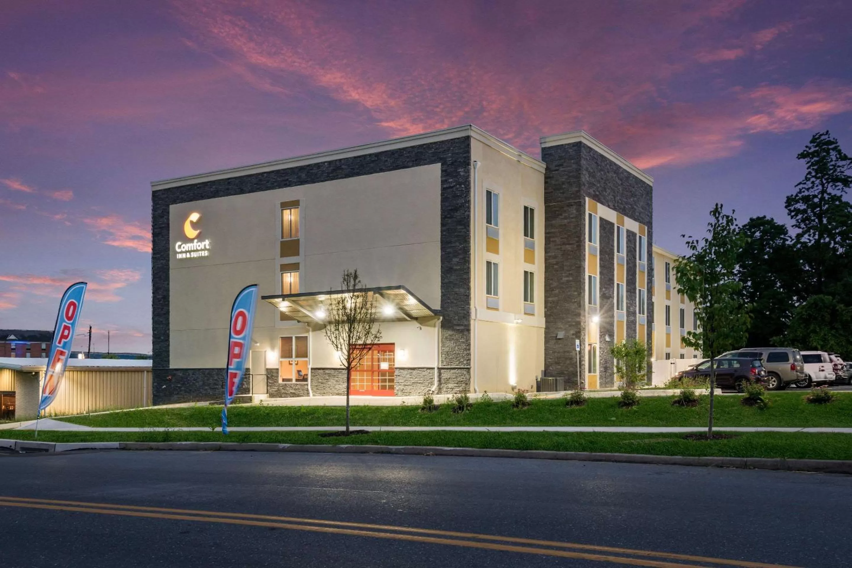 Property building in Comfort Inn & Suites Harrisburg - Hershey West