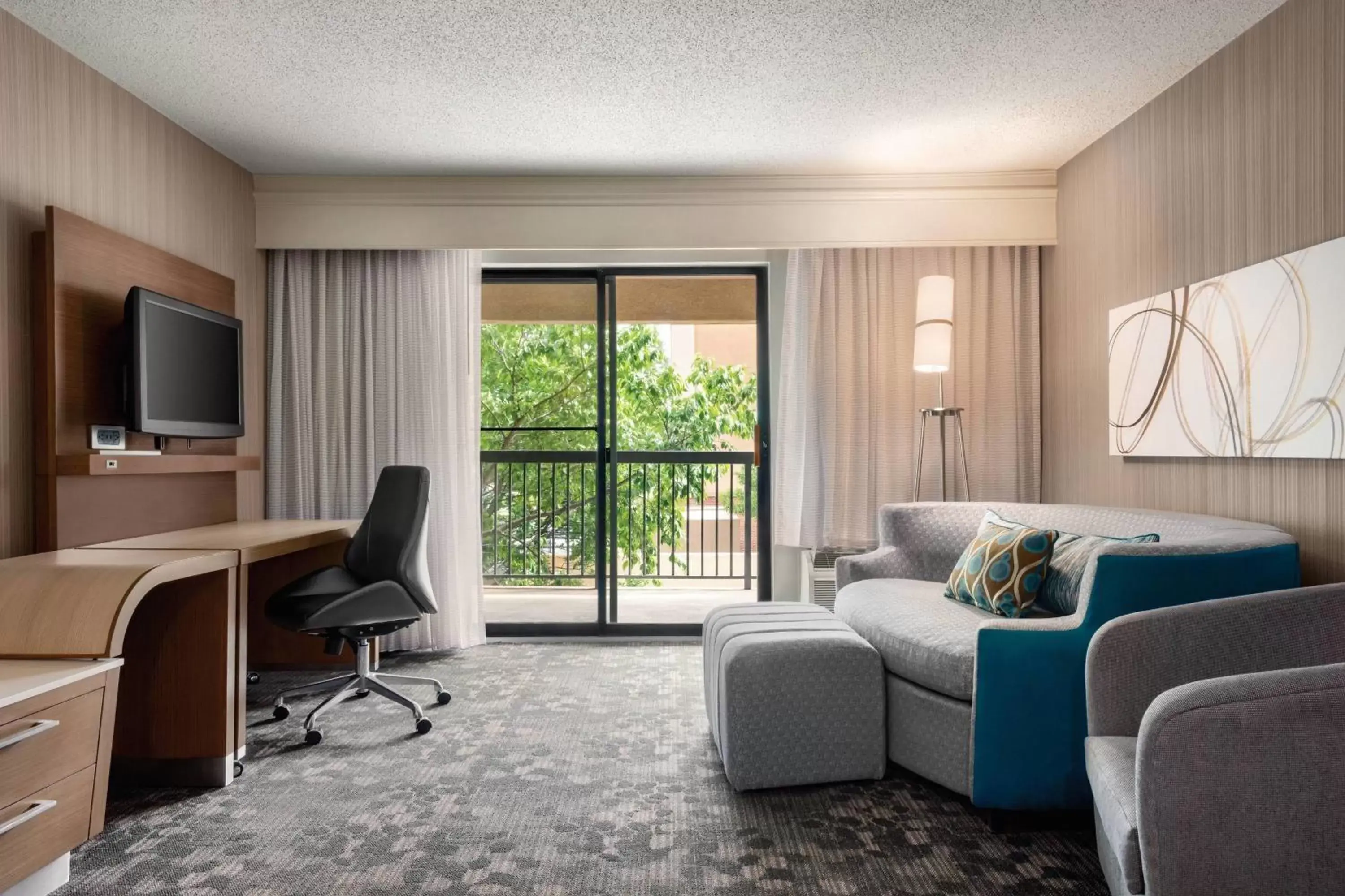 Living room, Seating Area in Courtyard by Marriott Dayton North