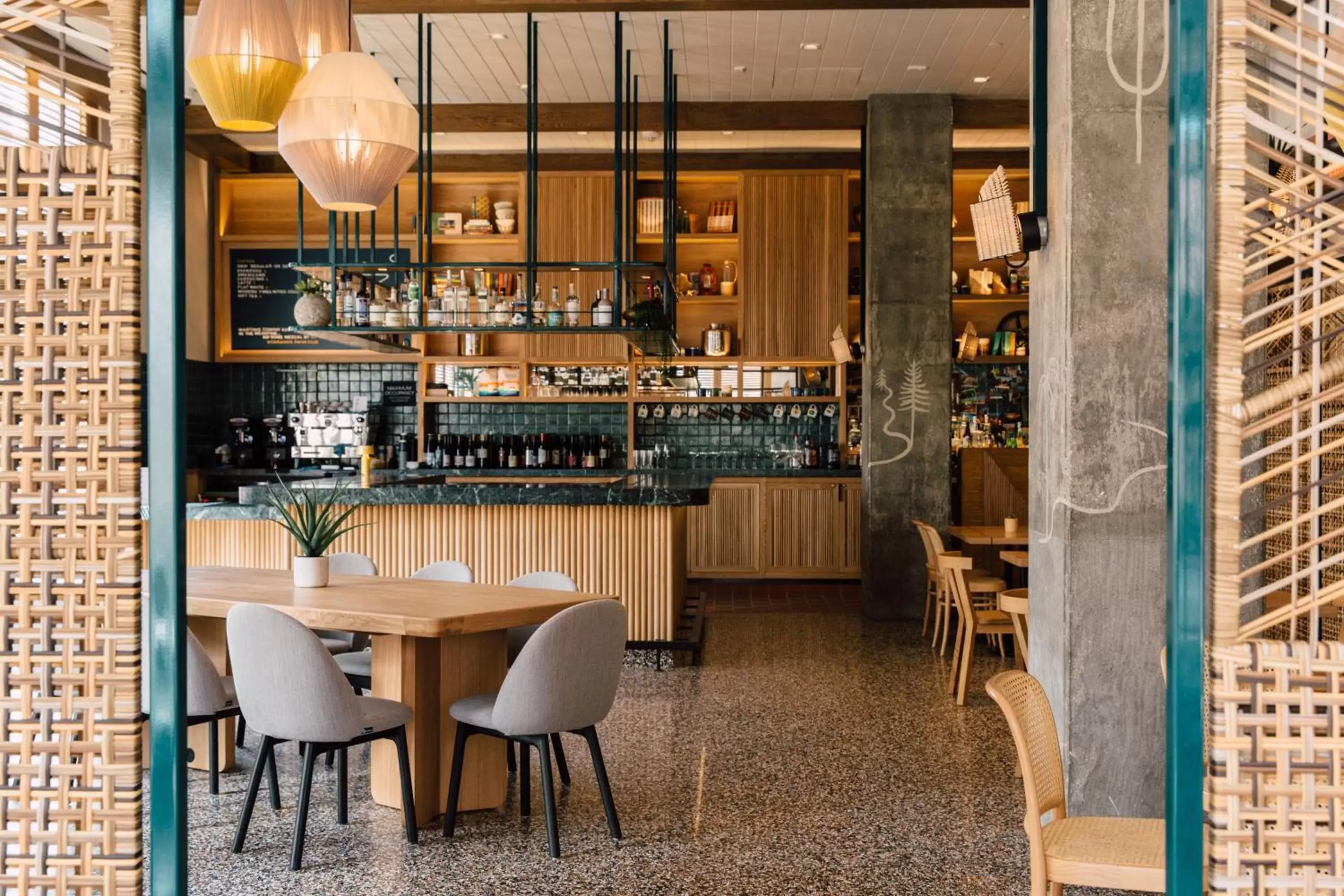 Restaurant/places to eat, Lounge/Bar in Hotel June, Los Angeles, a Member of Design Hotels