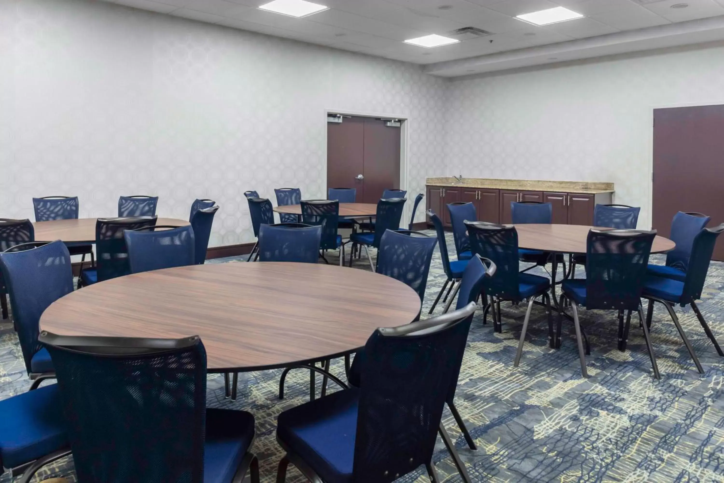 Meeting/conference room, Restaurant/Places to Eat in Homewood Suites by Hilton St. Louis - Galleria