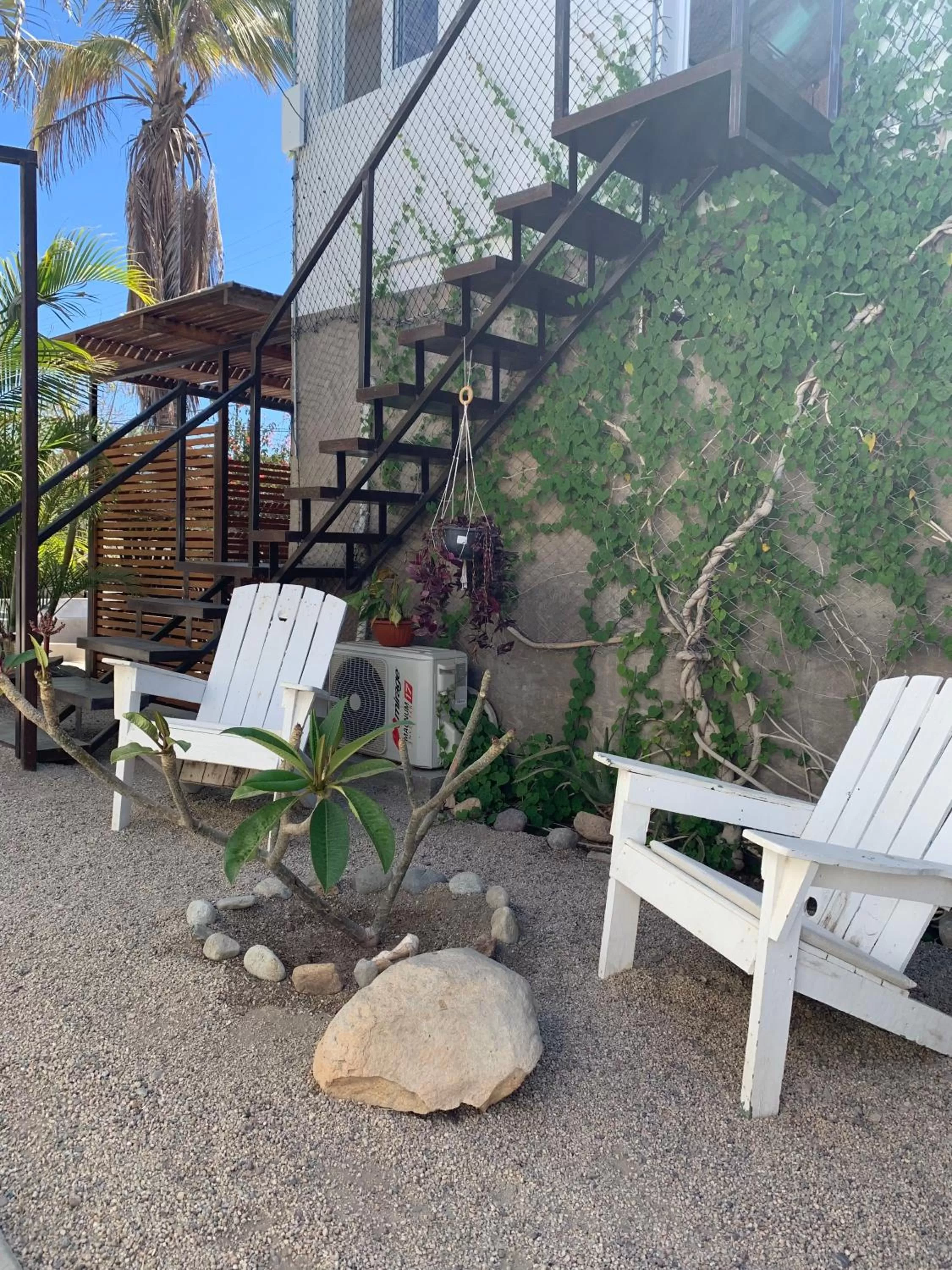 Seating area in Perro Surfero Hotel
