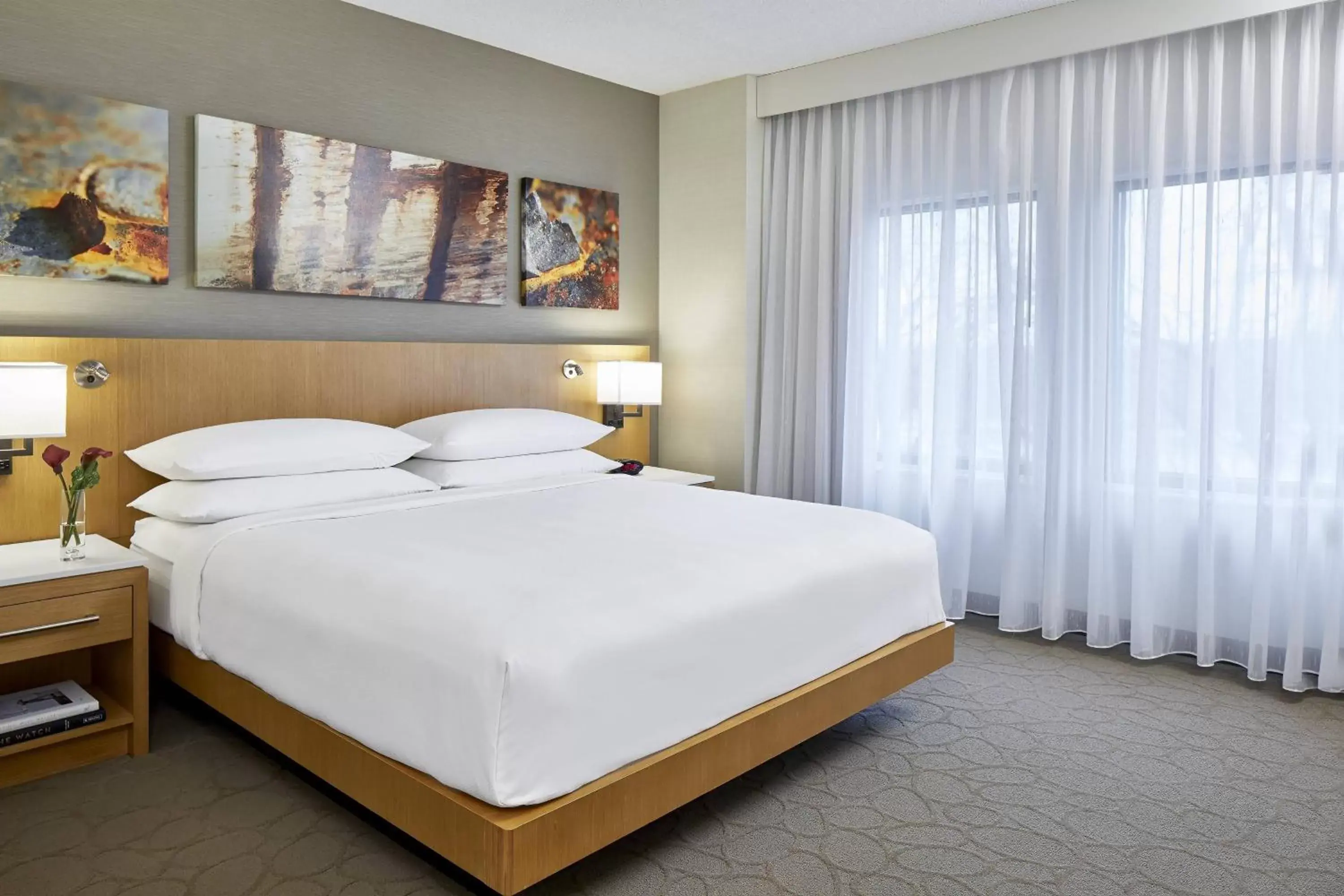 Bedroom, Bed in Renaissance Chicago Glenview Suites Hotel