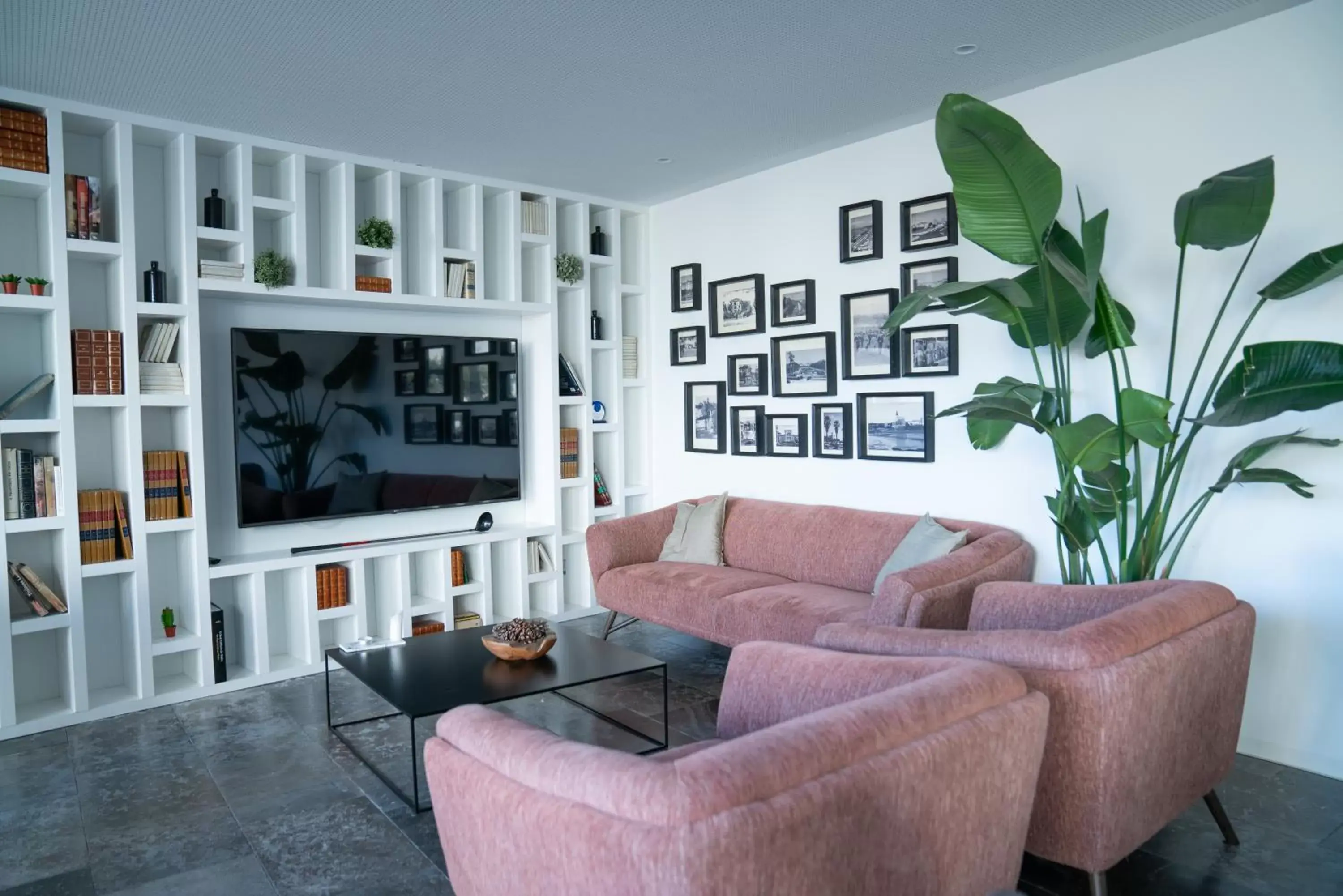 Communal lounge/ TV room, Seating Area in A House in Estoril - Adults Only