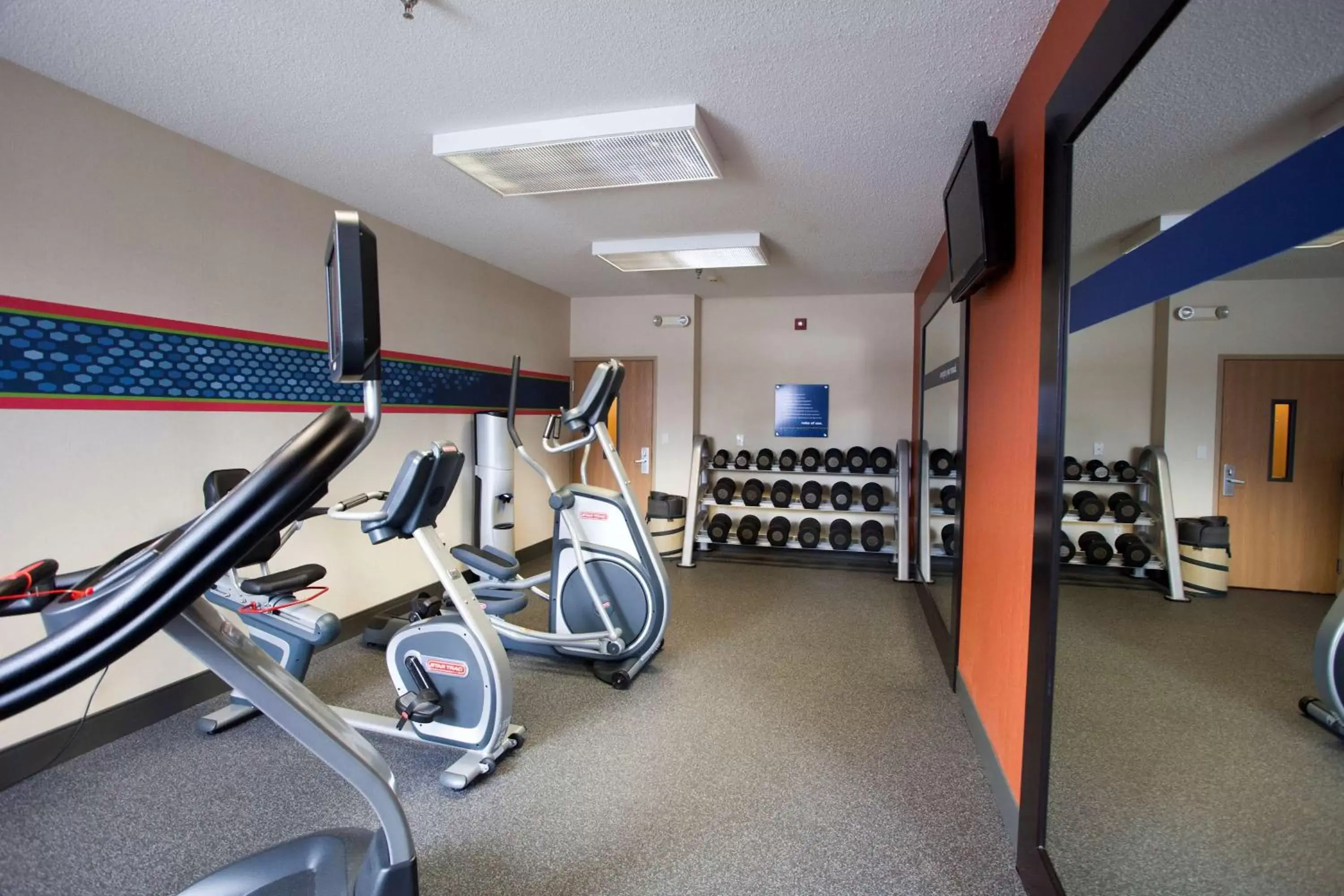 Fitness centre/facilities, Fitness Center/Facilities in Hampton Inn South Heritage Park