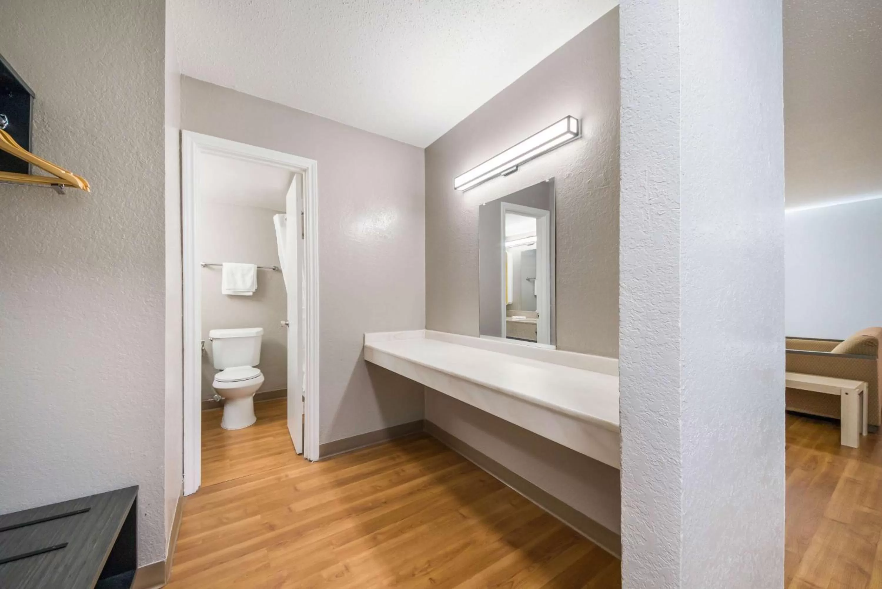 Bathroom, Bed in Studio 6 Laredo, Tx - North I-35