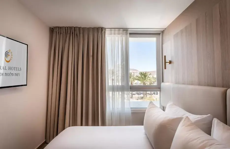 View (from property/room), Bed in Astral Palma Hotel