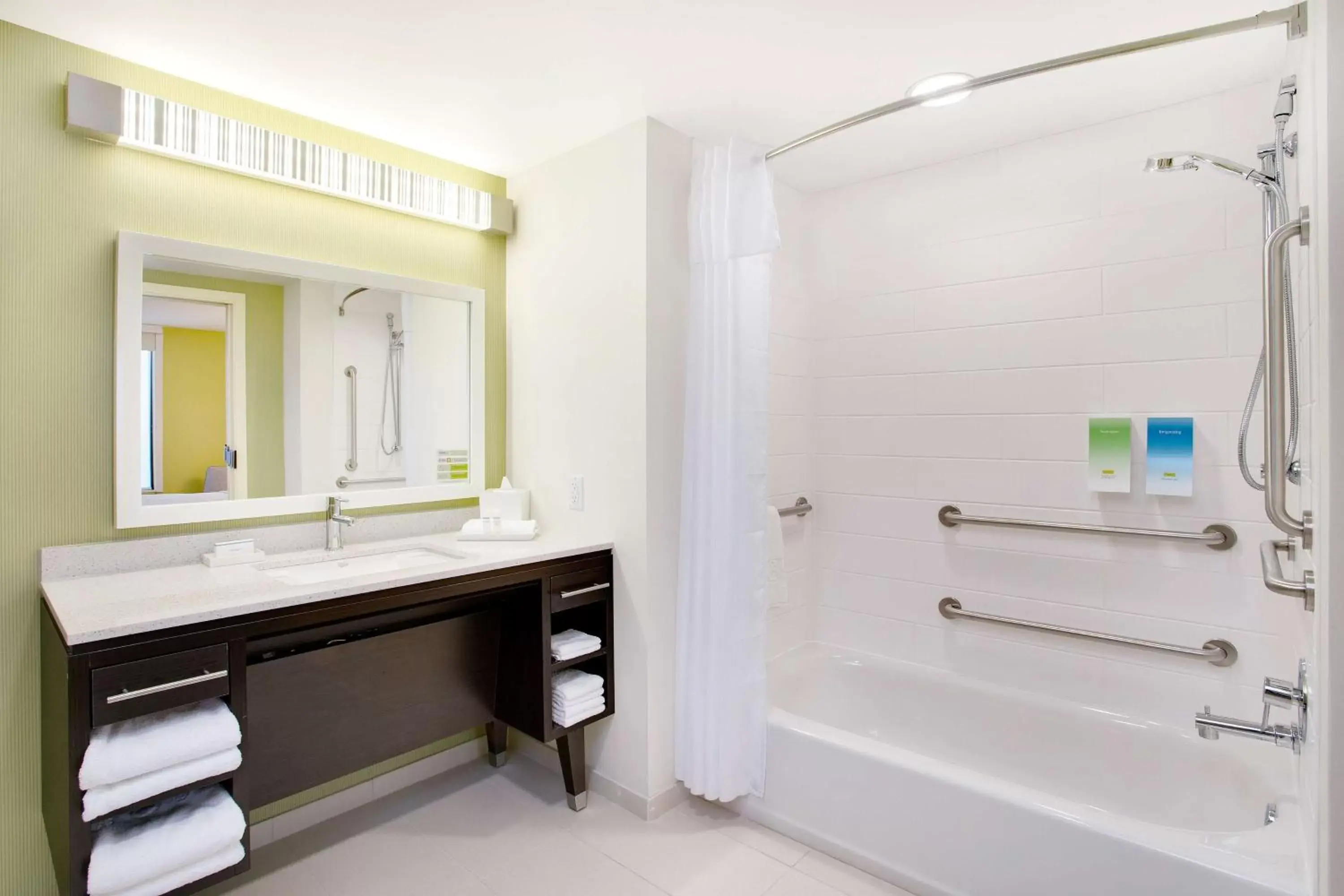 Bathroom in Home2 Suites By Hilton Chicago Schaumburg