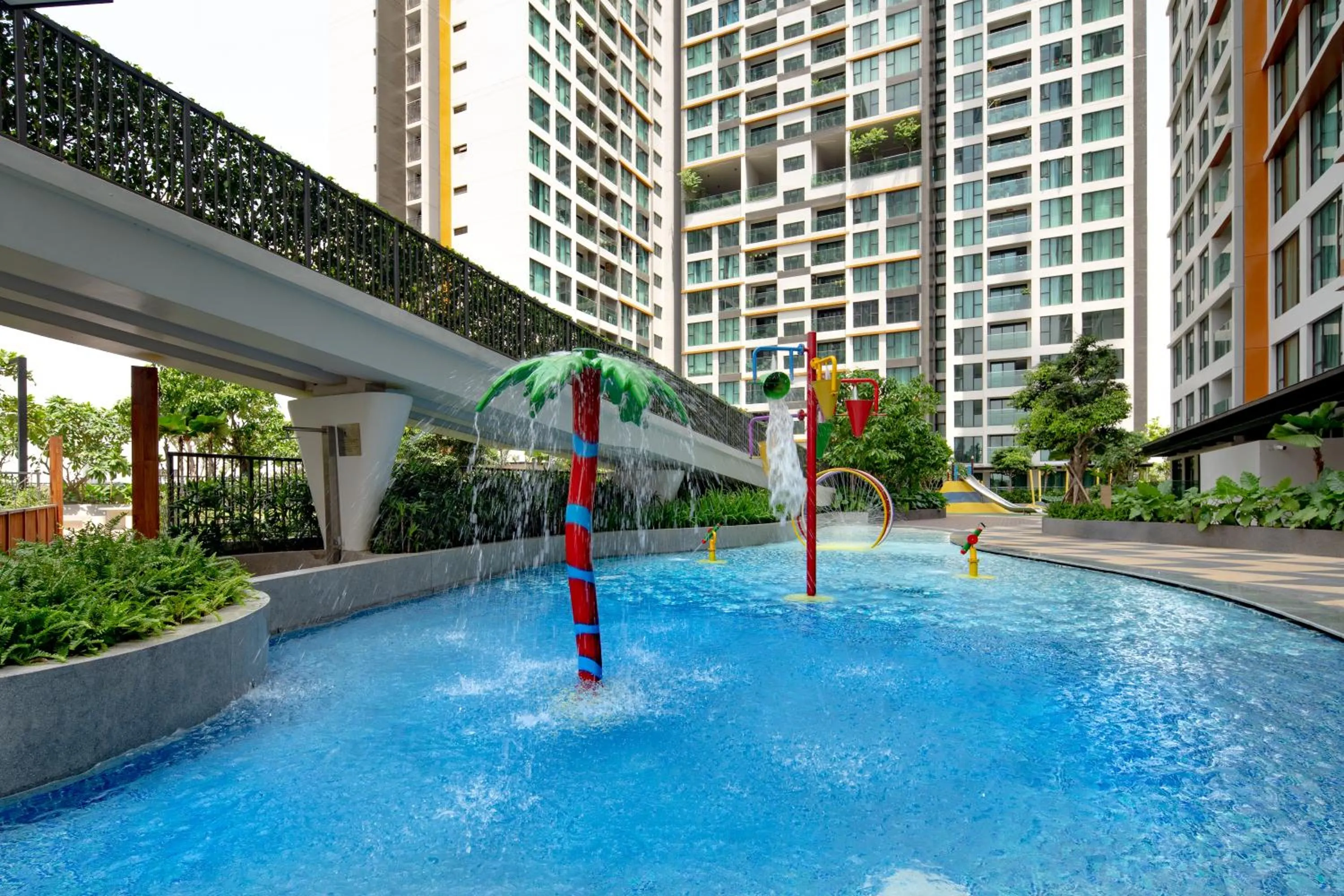 Swimming pool in Somerset Feliz Ho Chi Minh City