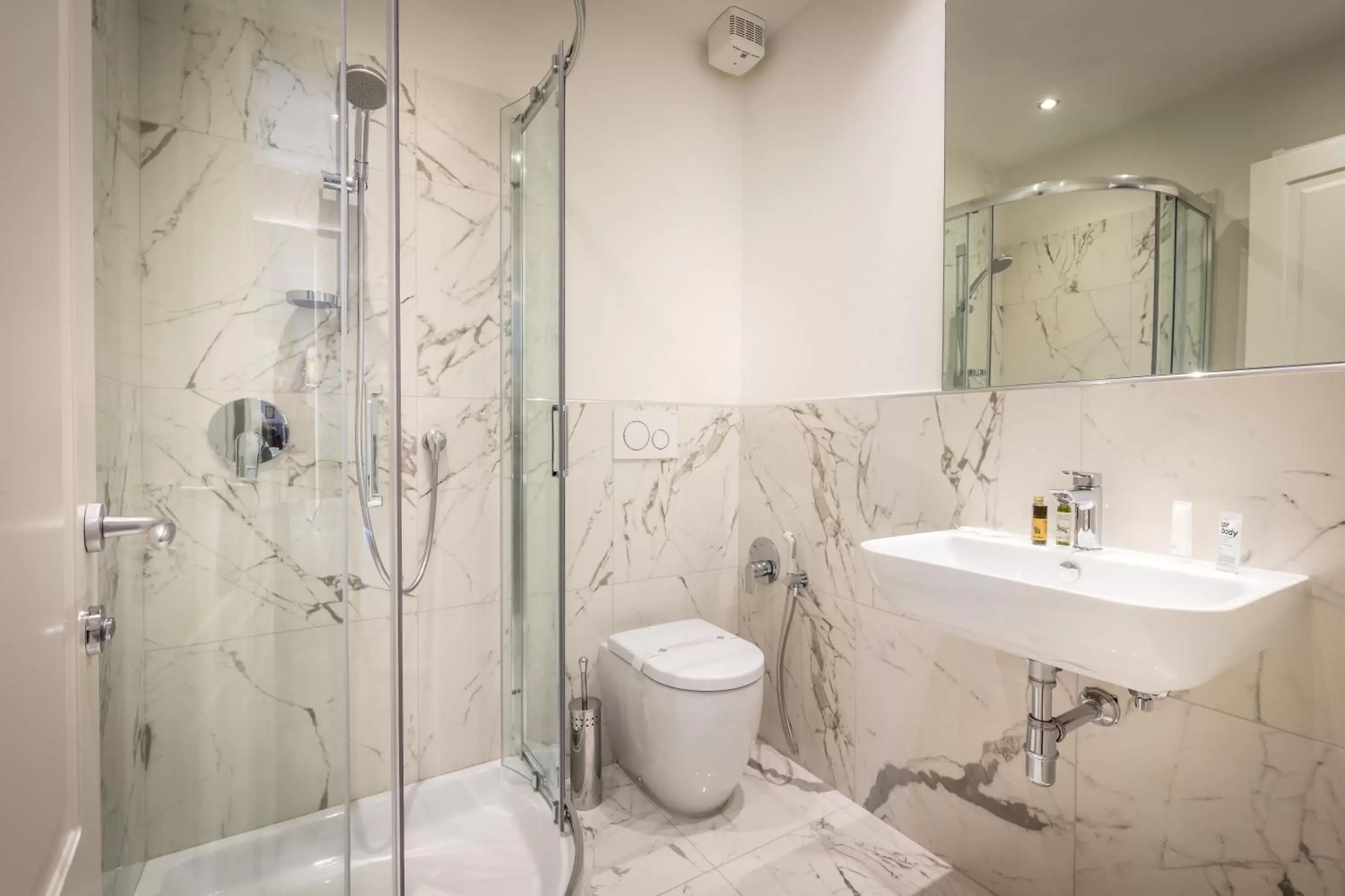 Shower, Bathroom in Hotel Emma Small Luxury Hotel