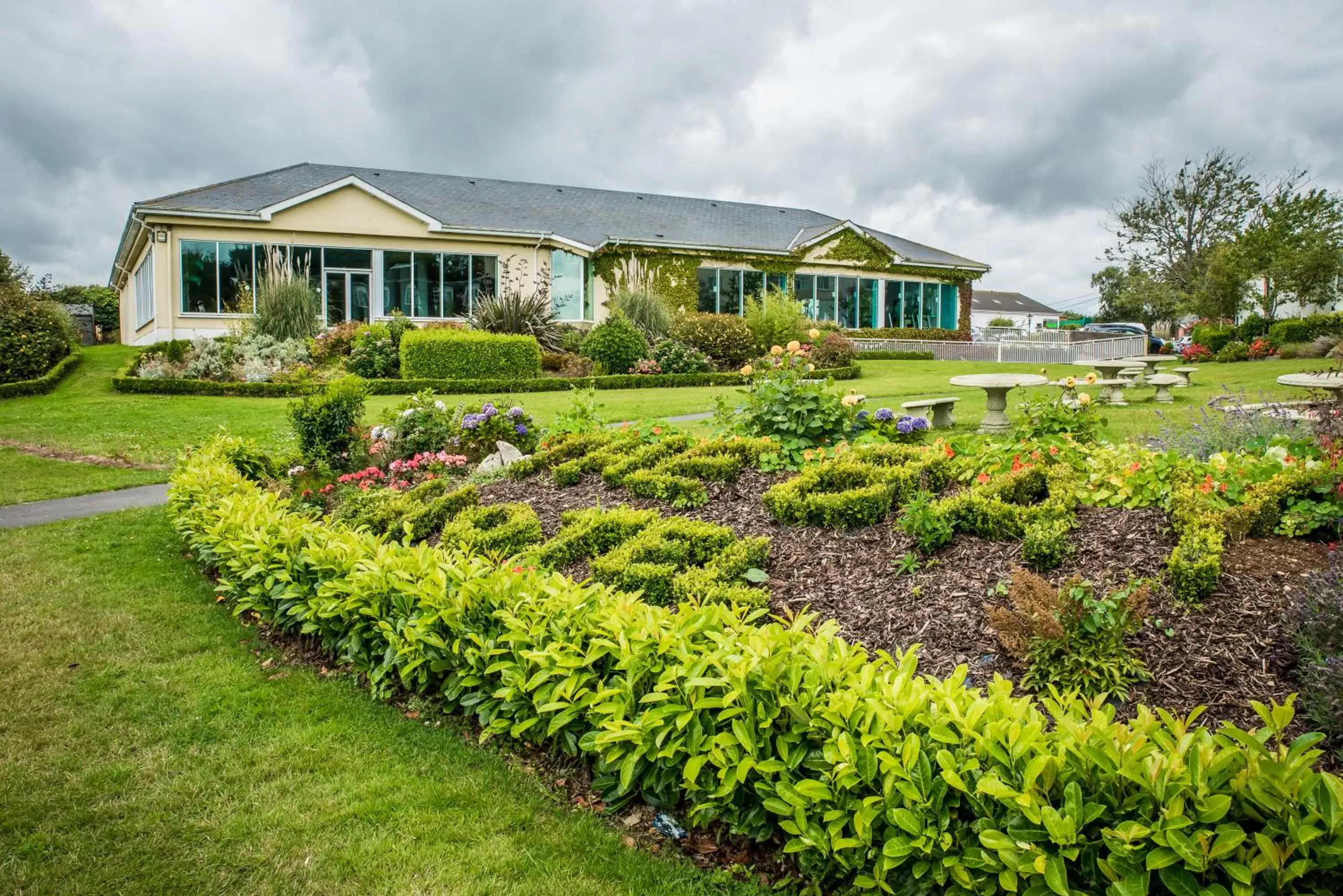 Garden, Property Building in Arklow Bay Hotel and Leisure Club