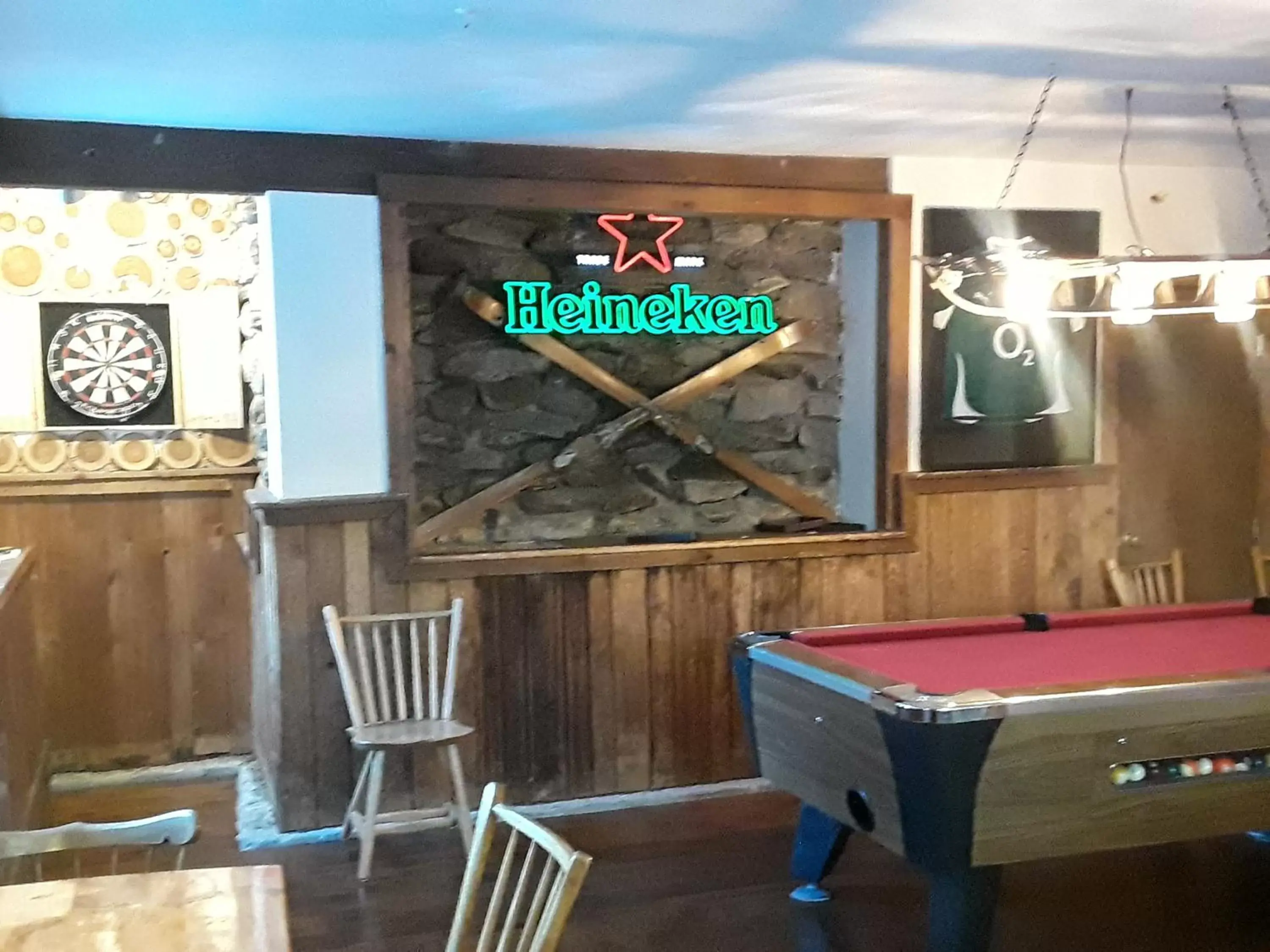 Restaurant/places to eat, Billiards in Summit Lodge