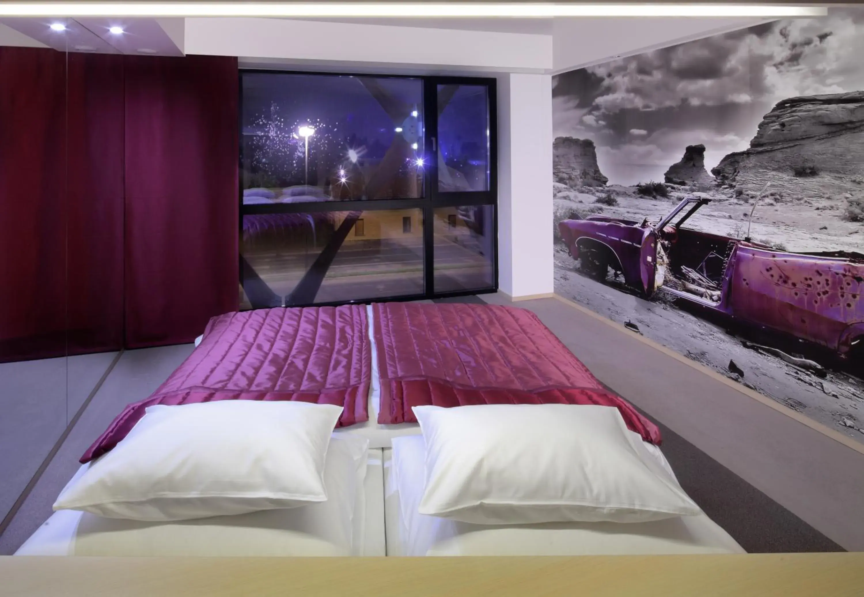 Bed in Hotel Nox