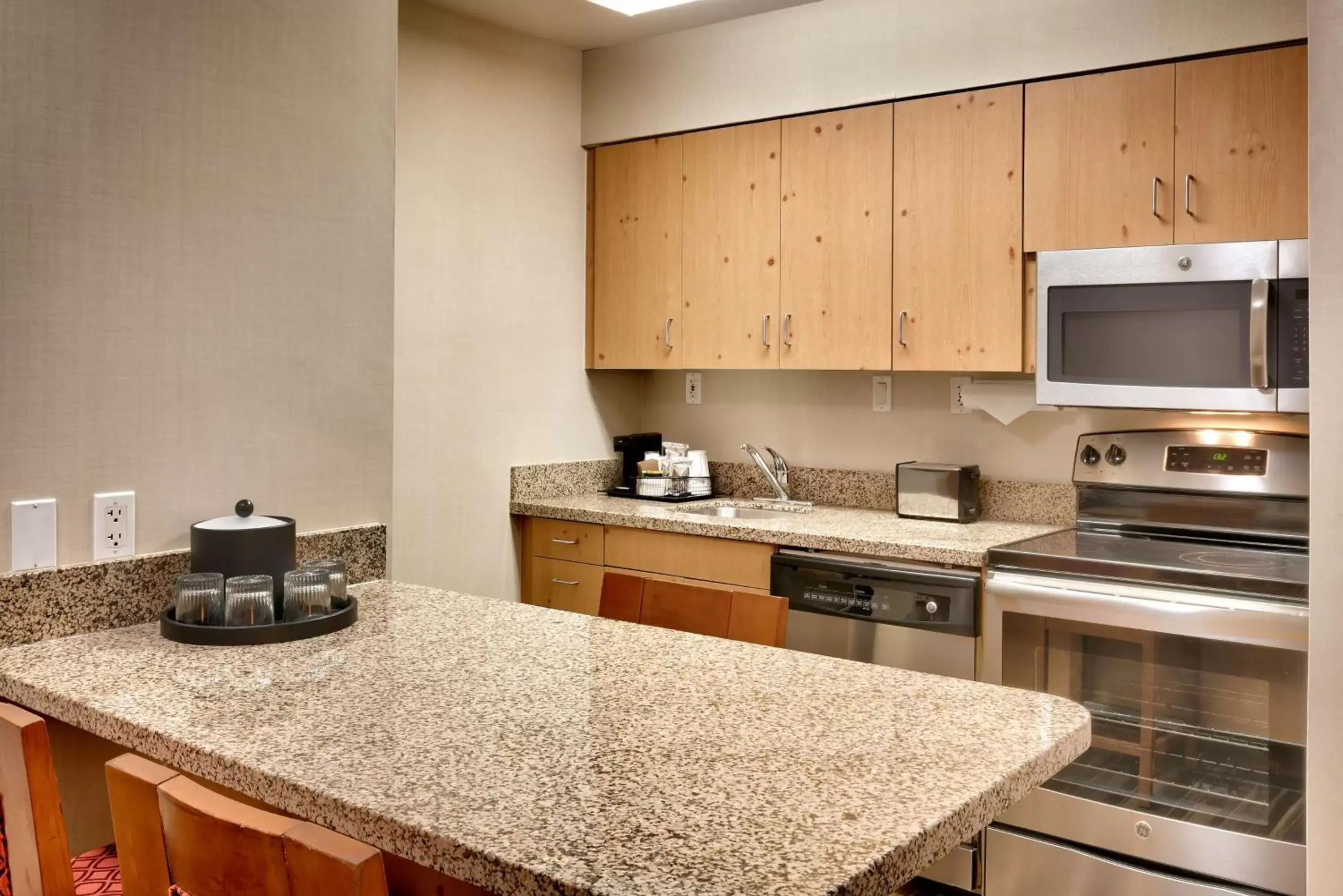 Kitchen or kitchenette, Kitchen/Kitchenette in Hampton Inn & Suites Orem/Provo