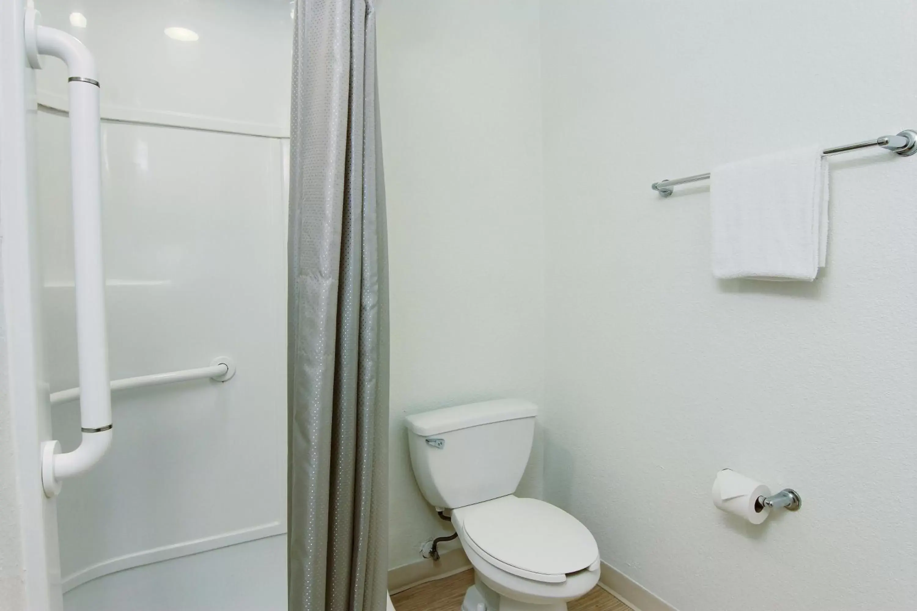 Bathroom in Motel 6-Corpus Christi, TX - East - North Padre Island