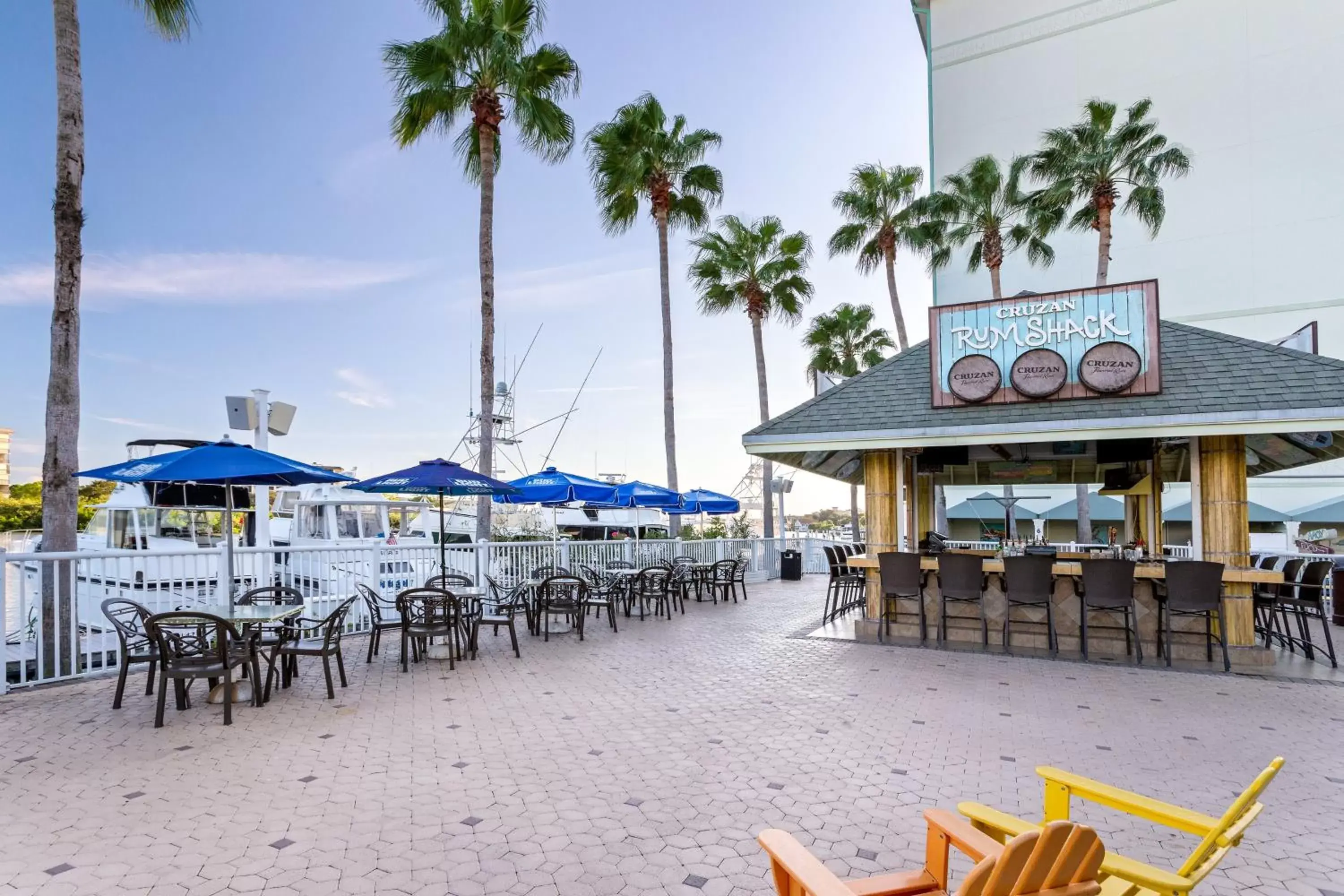 Lounge or bar in Holiday Inn & Suites Clearwater Beach S-Harbourside