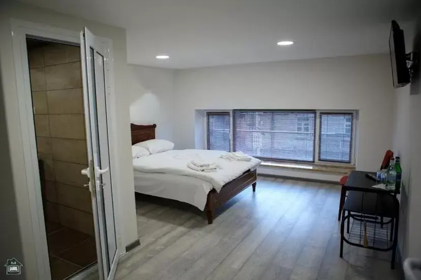 Large Double Room in Guest House in Gyumri Large Double Room in Guest House in Gyumri