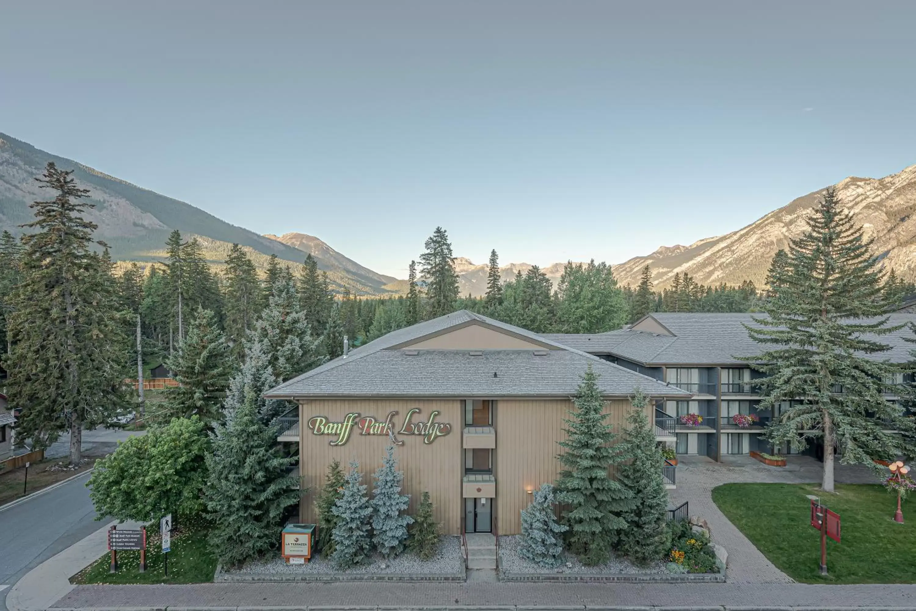 Property Building in Banff Park Lodge