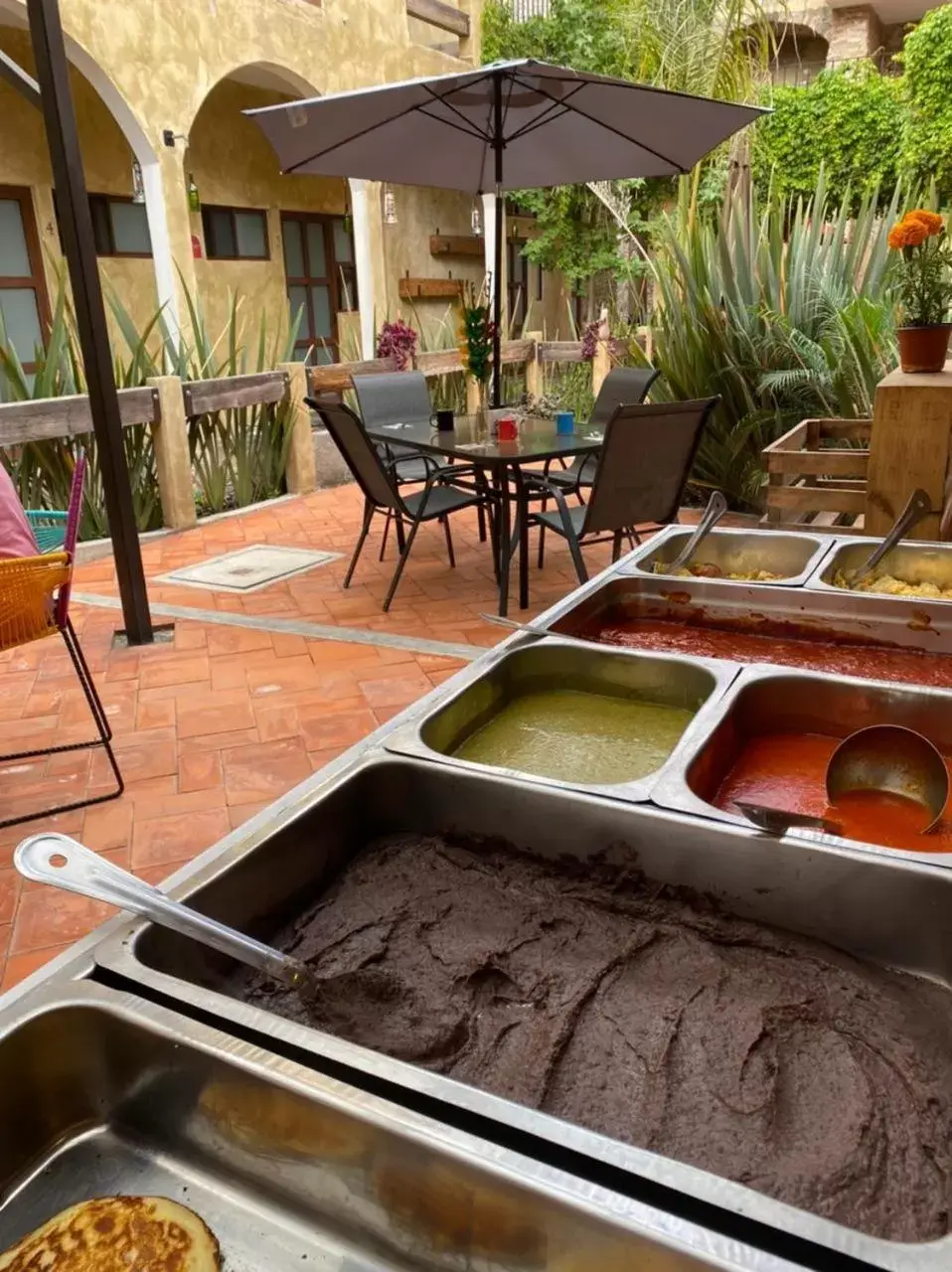 Buffet breakfast in Hotel el Descanso Barrio del Artista