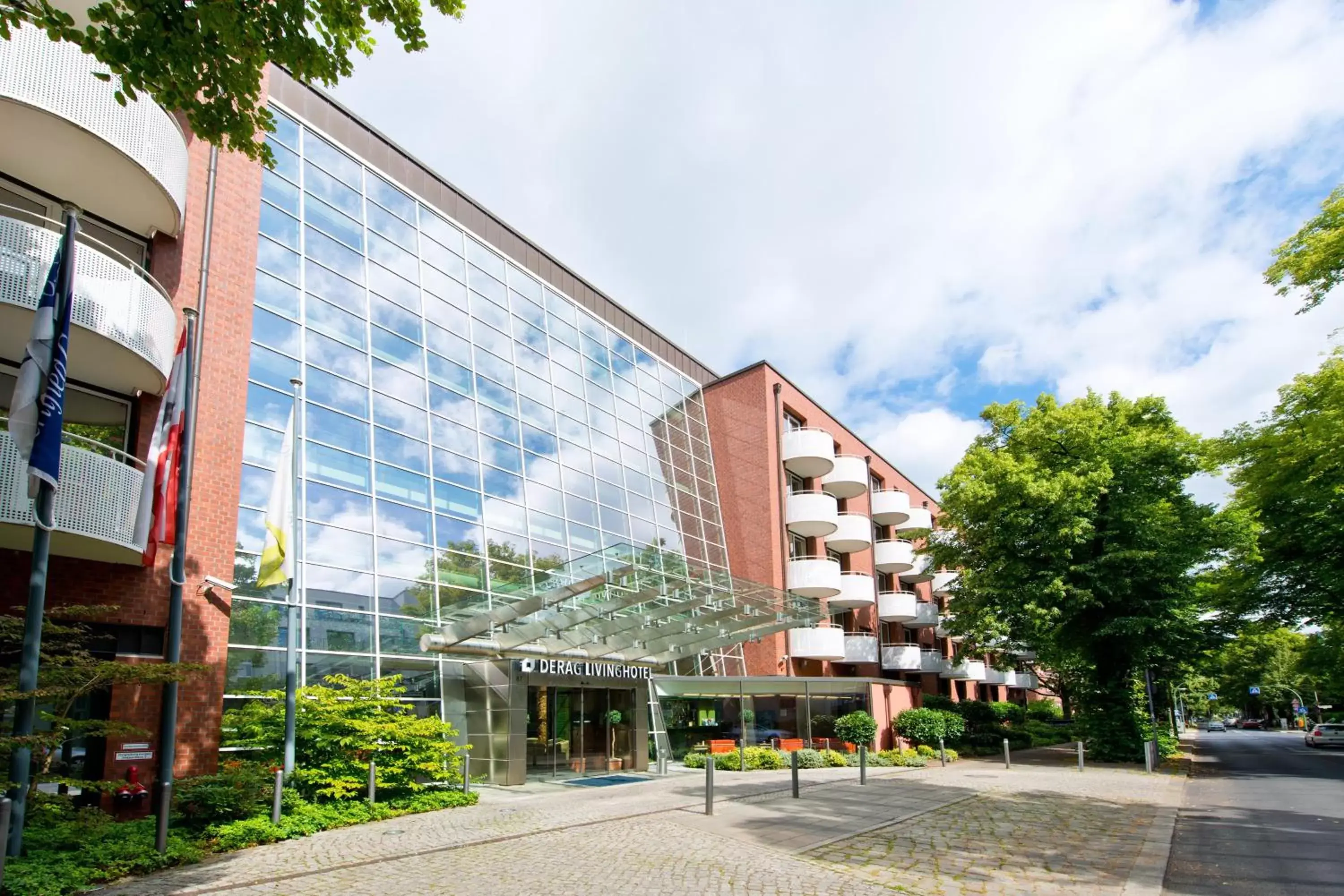 Facade/entrance, Property Building in Living Hotel Weißensee