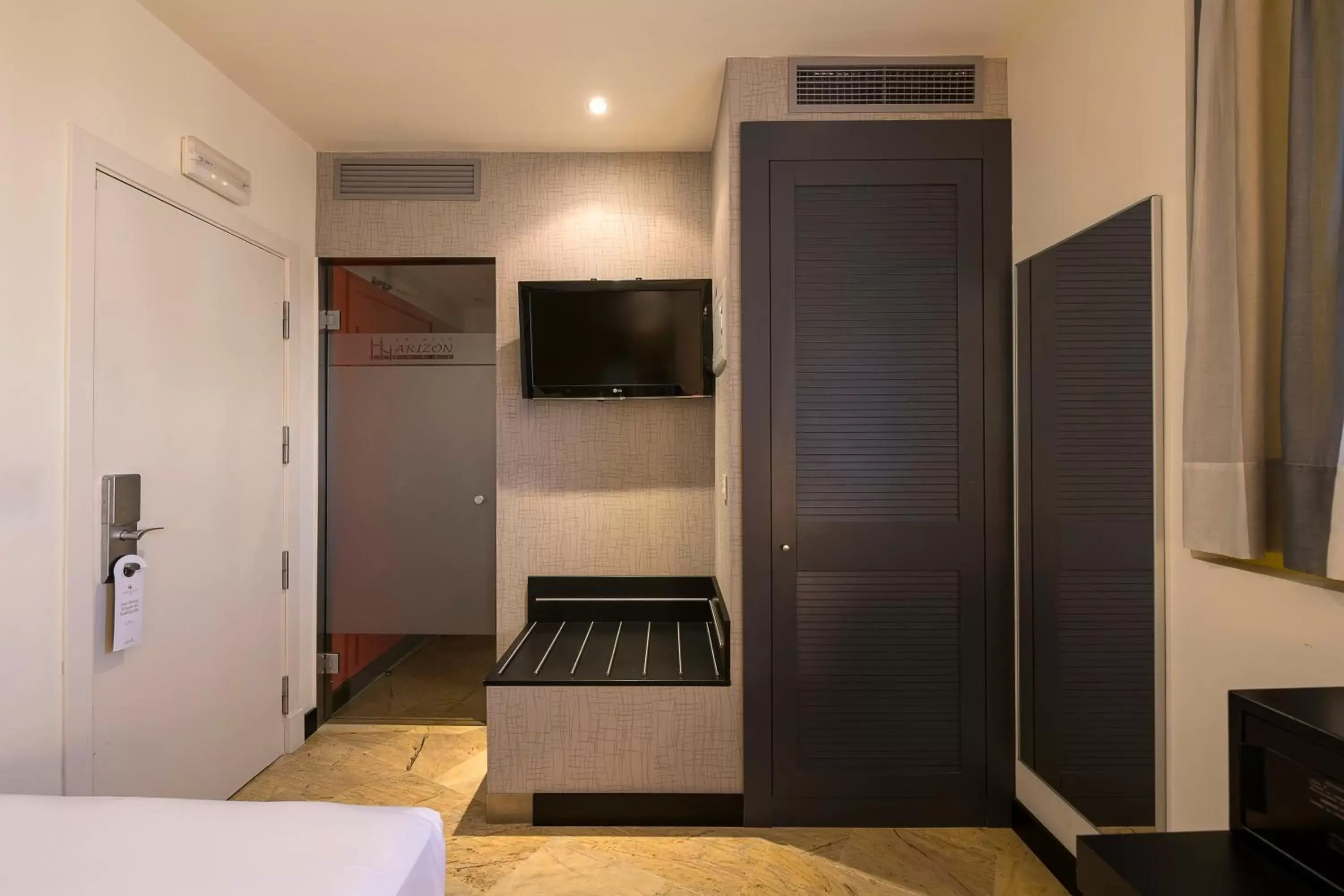 Bathroom, TV/Entertainment Center in Hotel Palacio Marqués de Arizón