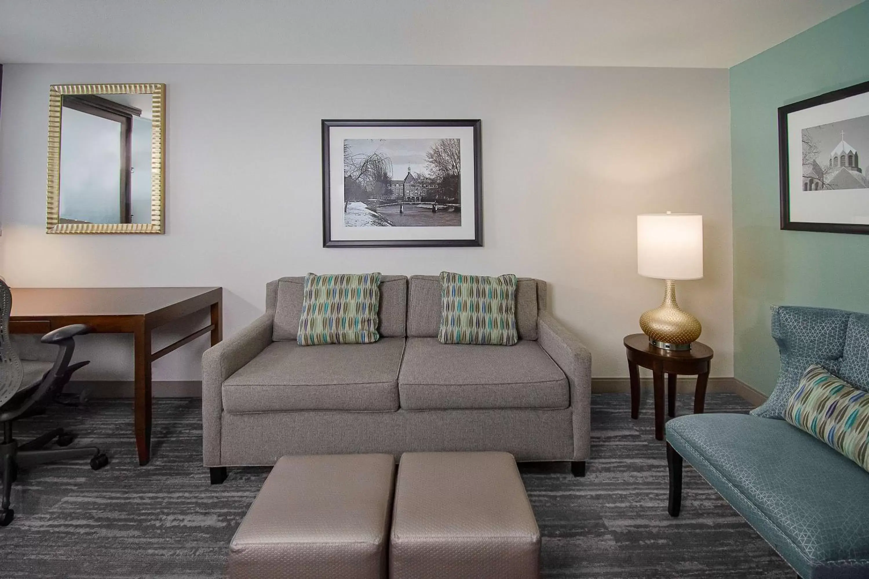 Living room, Seating Area in Hilton Garden Inn South Bend