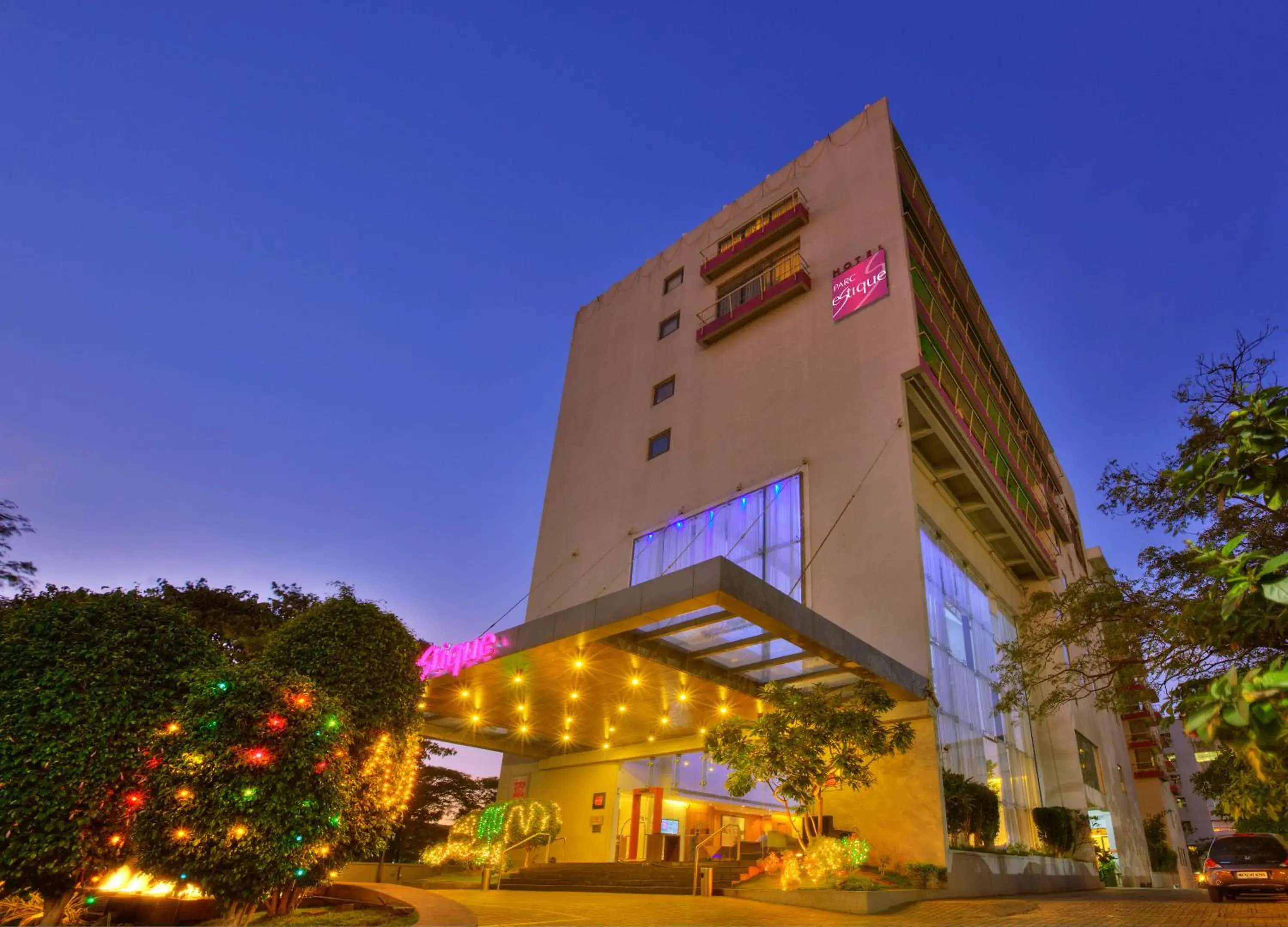 Facade/entrance, Property Building in Hotel Parc Estique