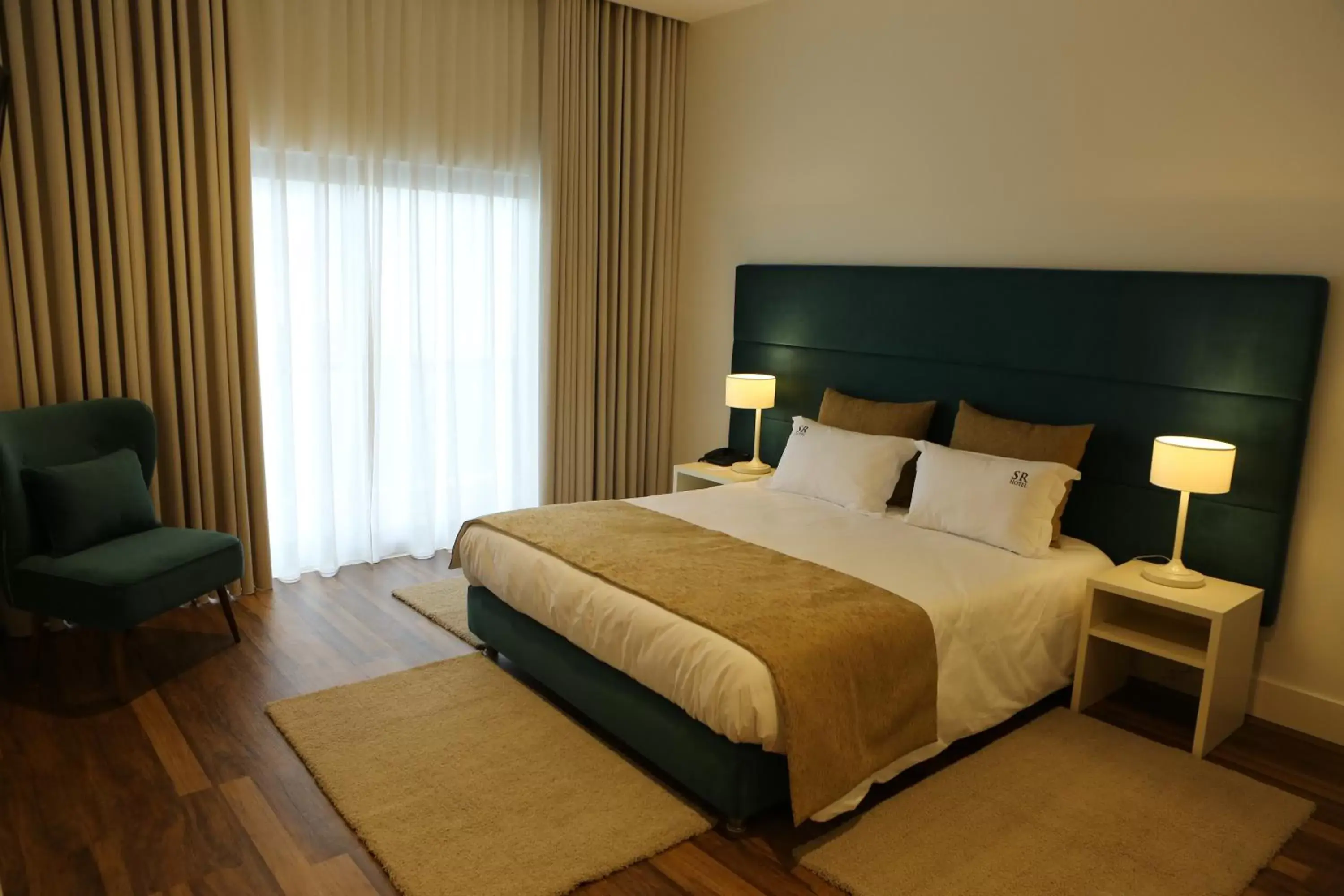 Bedroom, Bed in Hotel Solar do Rebolo