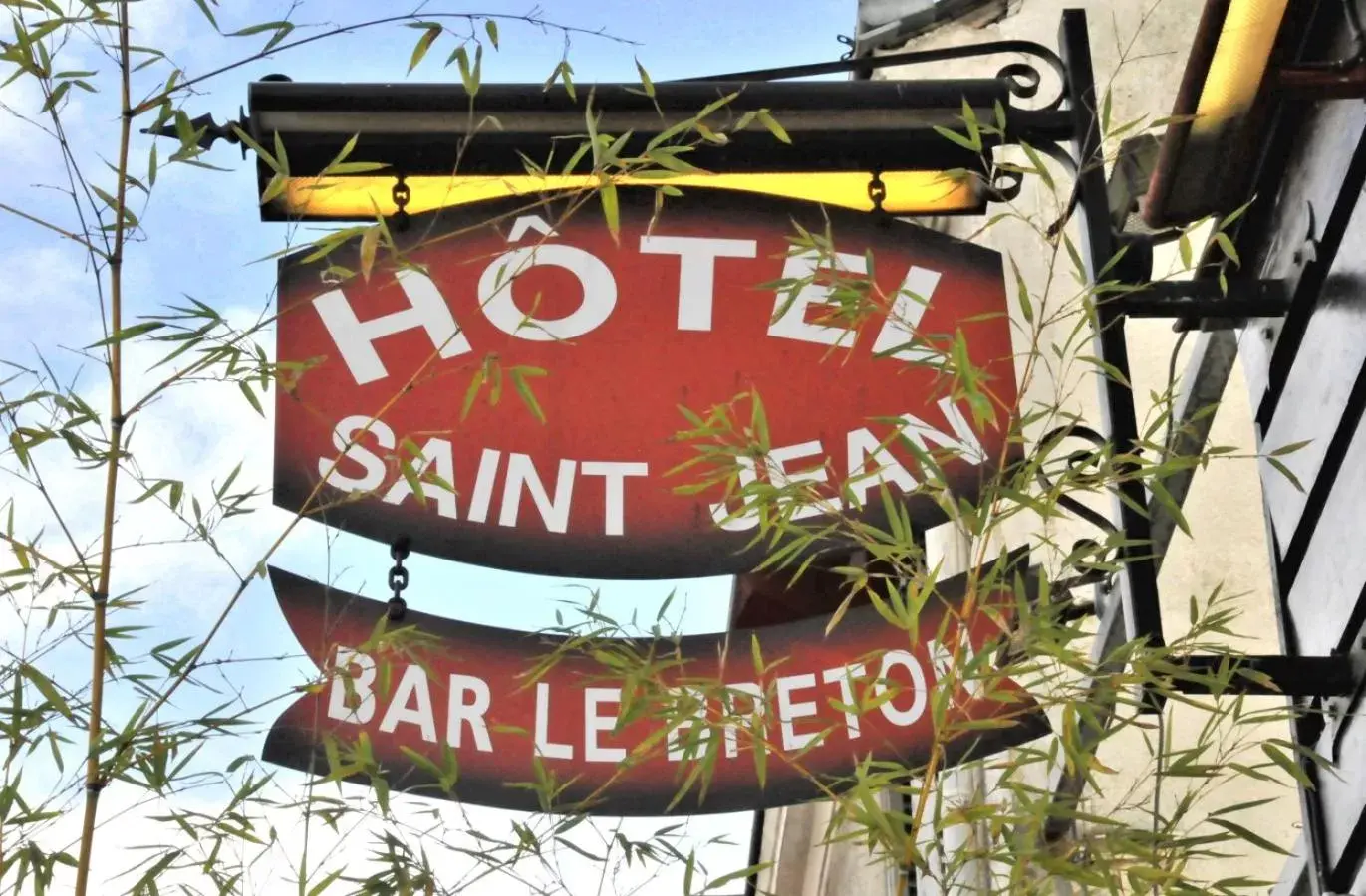 Property logo or sign in Hôtel Saint Jean