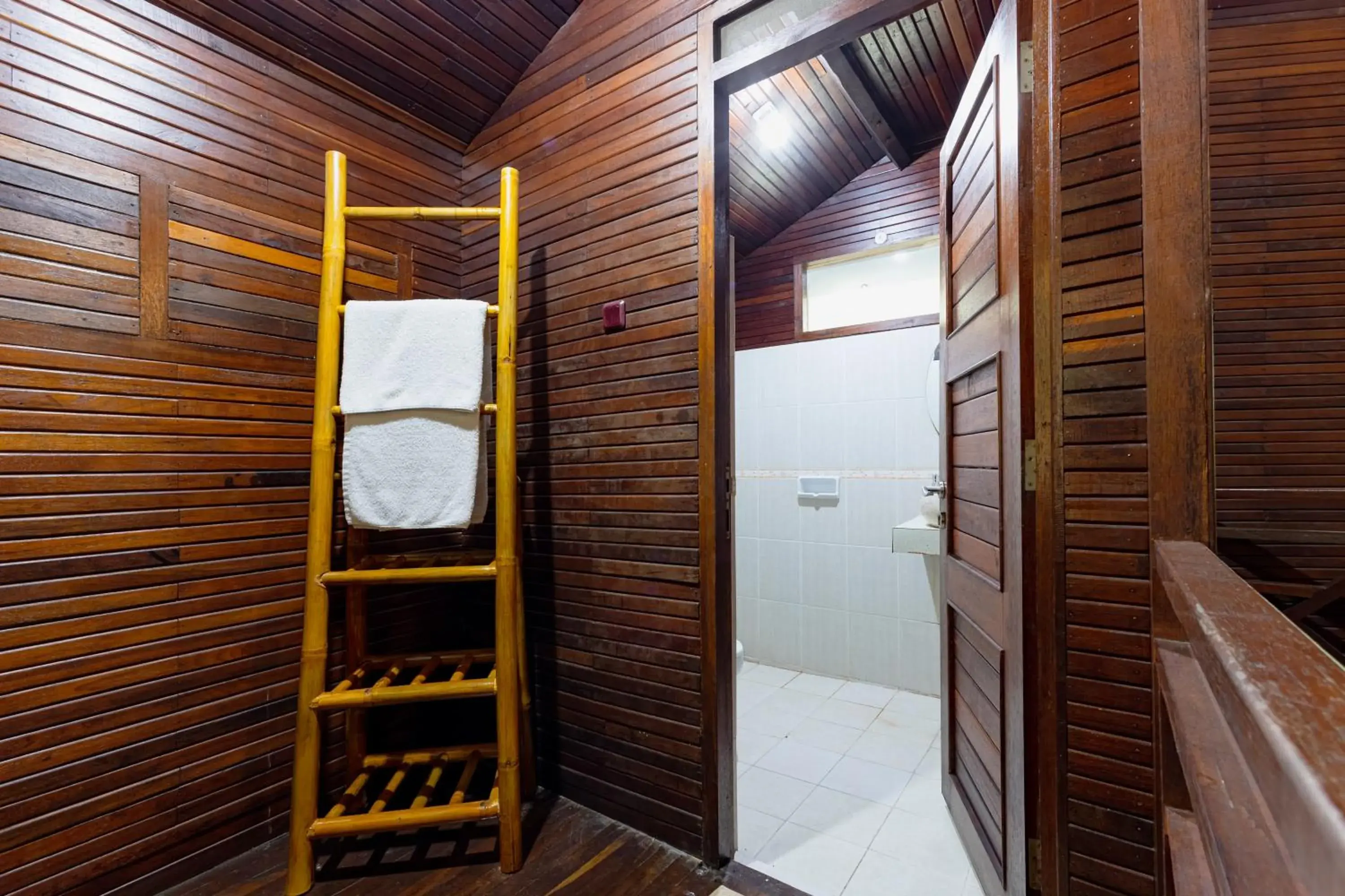 Bathroom in RedDoorz Resort @ Taman Wisata Mangrove