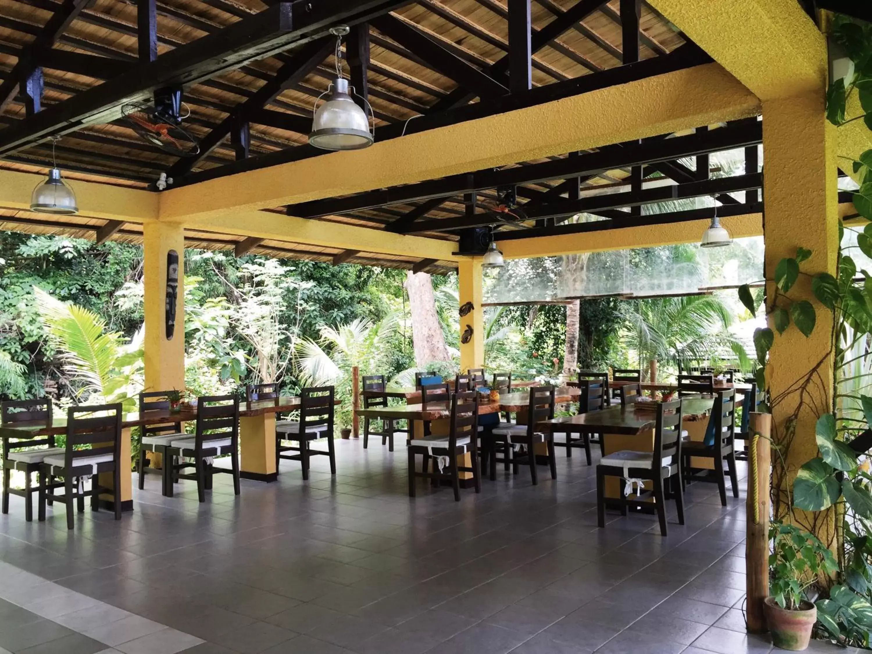 Restaurant/Places to Eat in La Natura Resort