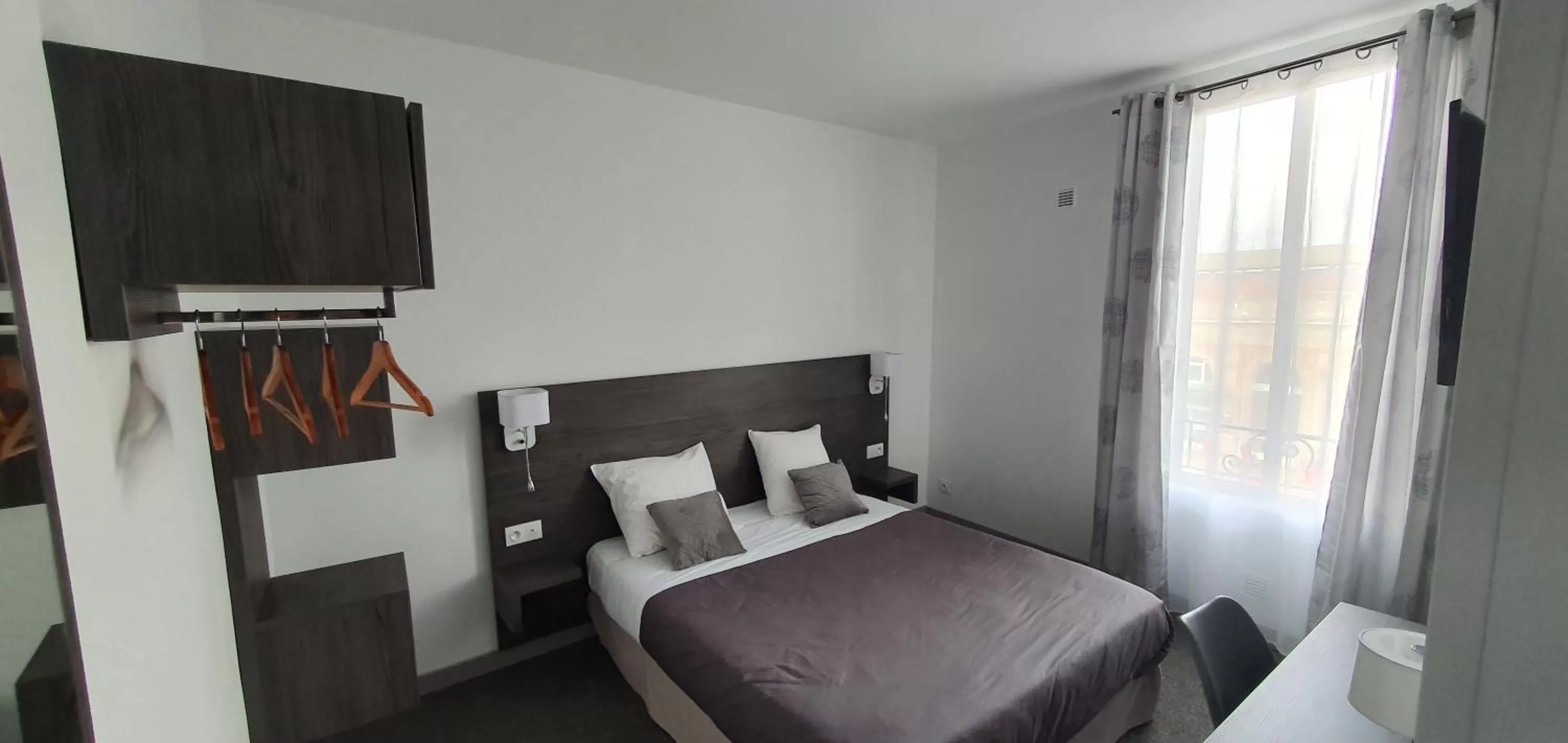 Bed in Hôtel L'Alsace